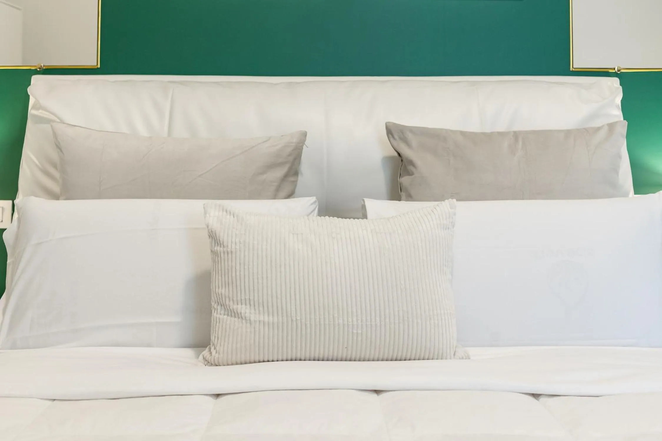 Bed in DrsRome - Roman's Ruins Colosseum