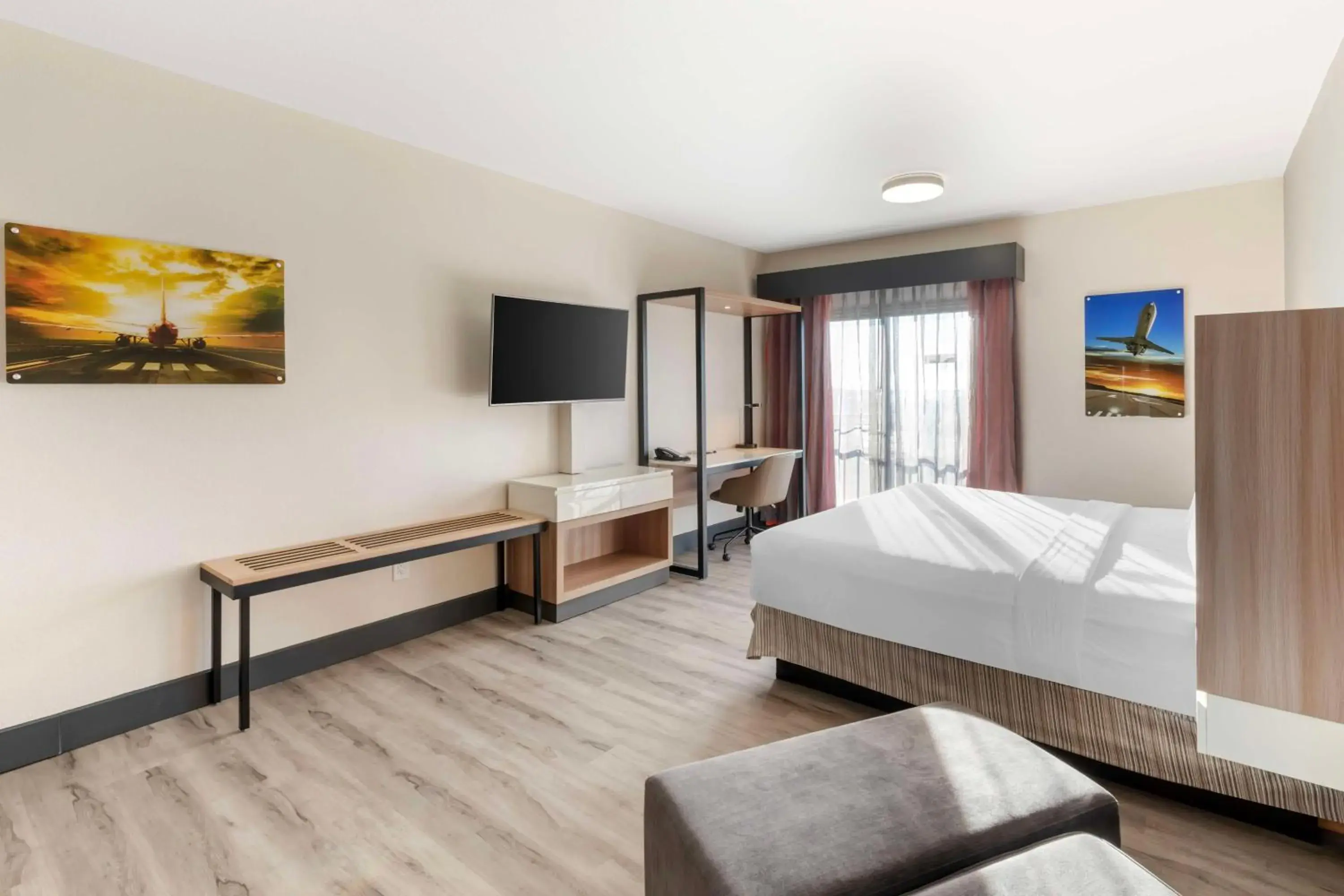 Bedroom, Bed in Best Western Plus Atlanta Airport East Bedroom, Bed in Best Western Plus Atlanta Airport East