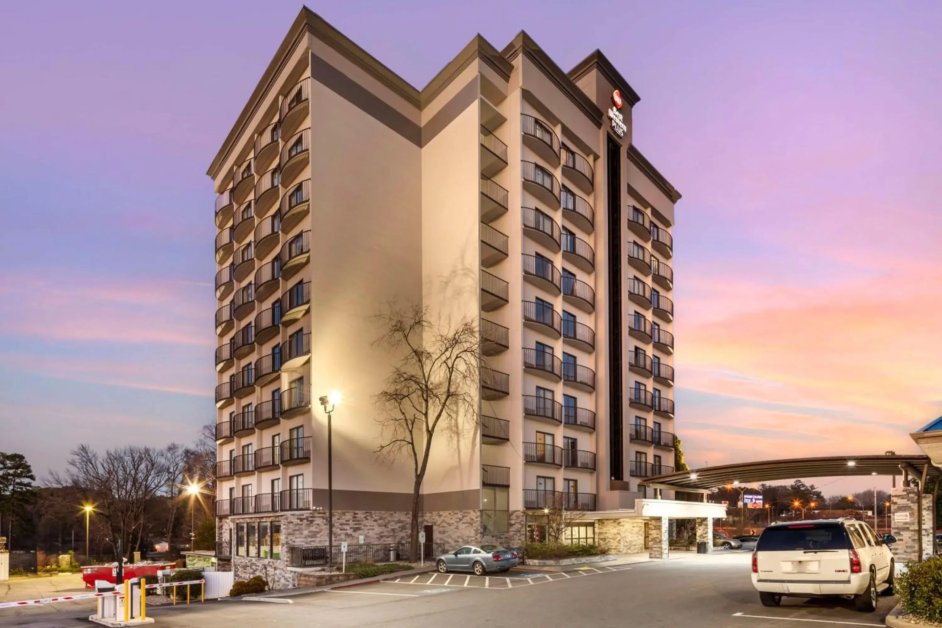 Property building in Best Western Plus Atlanta Airport East Property building in Best Western Plus Atlanta Airport East