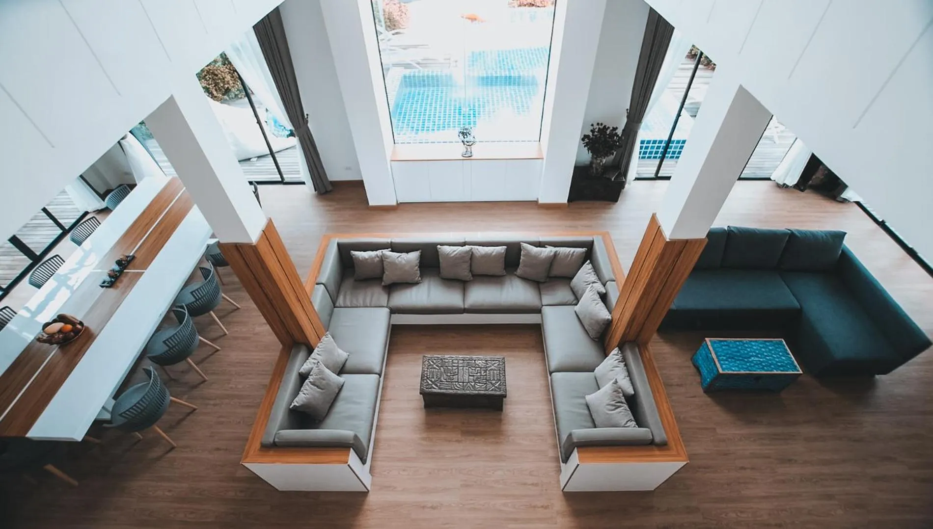 Communal lounge/ TV room in Happy Family Villa