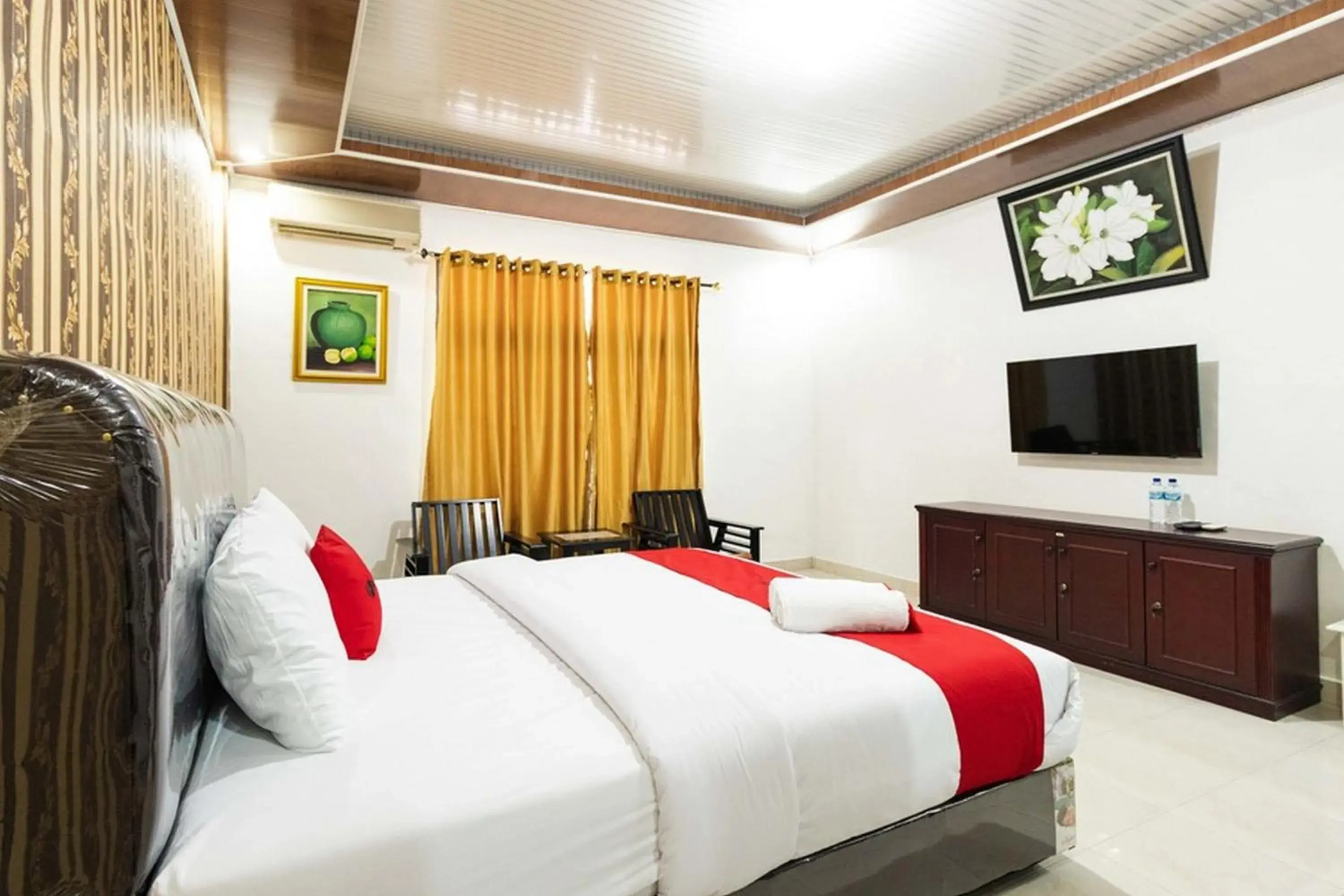 Bed in RedDoorz Plus near Universitas Methodist Medan Bed in RedDoorz Plus near Universitas Methodist Medan