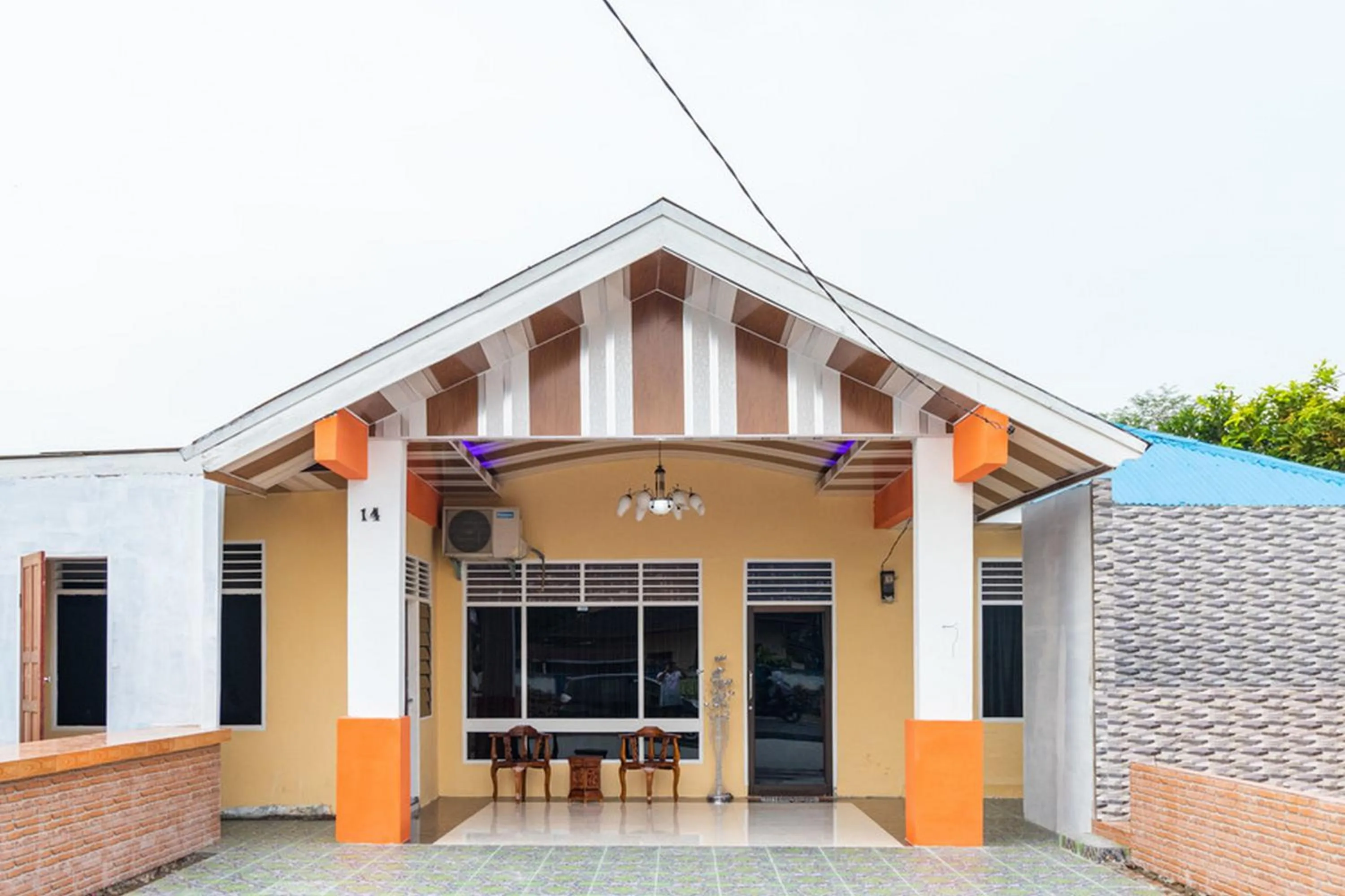 Property logo or sign in RedDoorz Plus near Universitas Methodist Medan