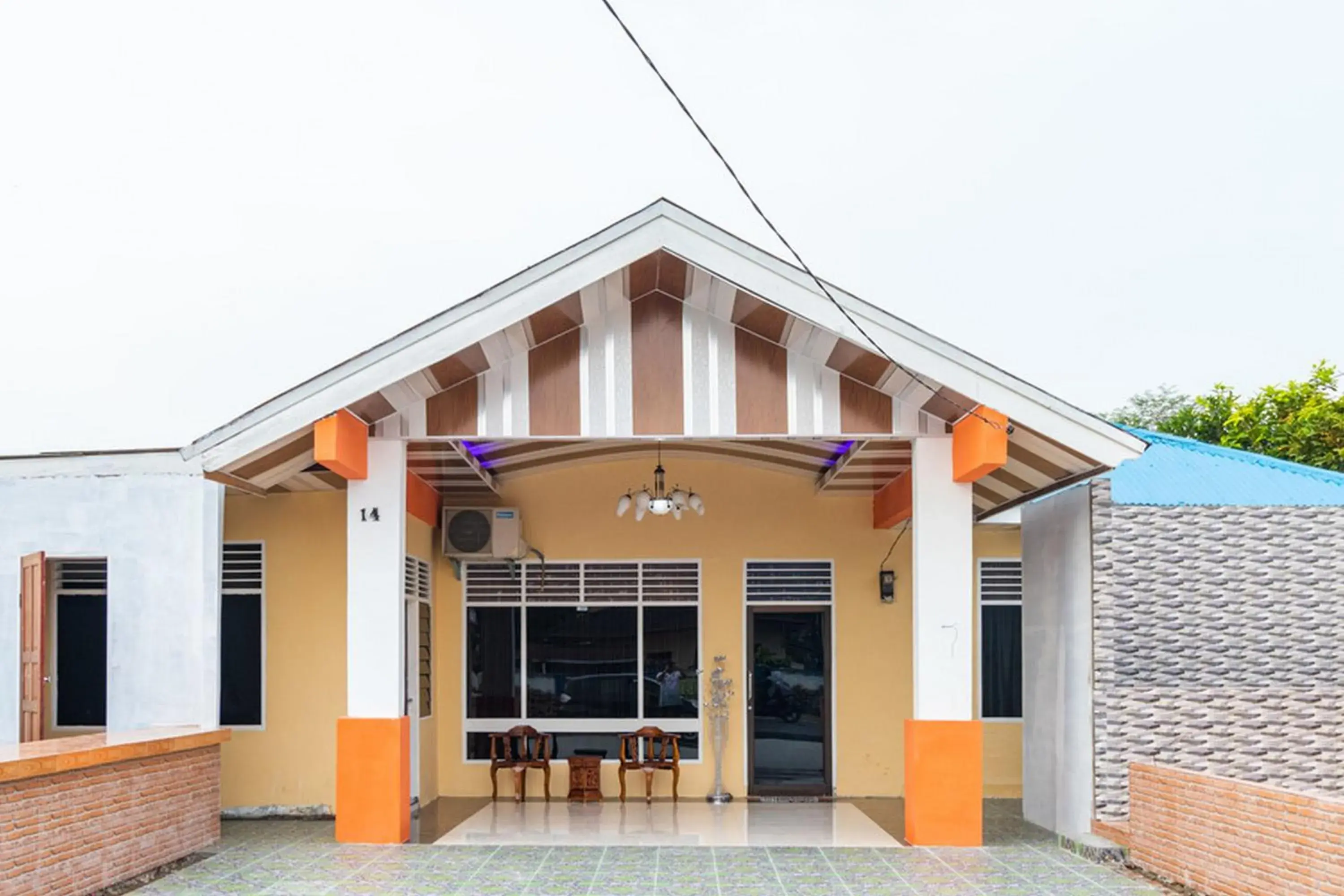 Property logo or sign in RedDoorz Plus near Universitas Methodist Medan Property logo or sign in RedDoorz Plus near Universitas Methodist Medan