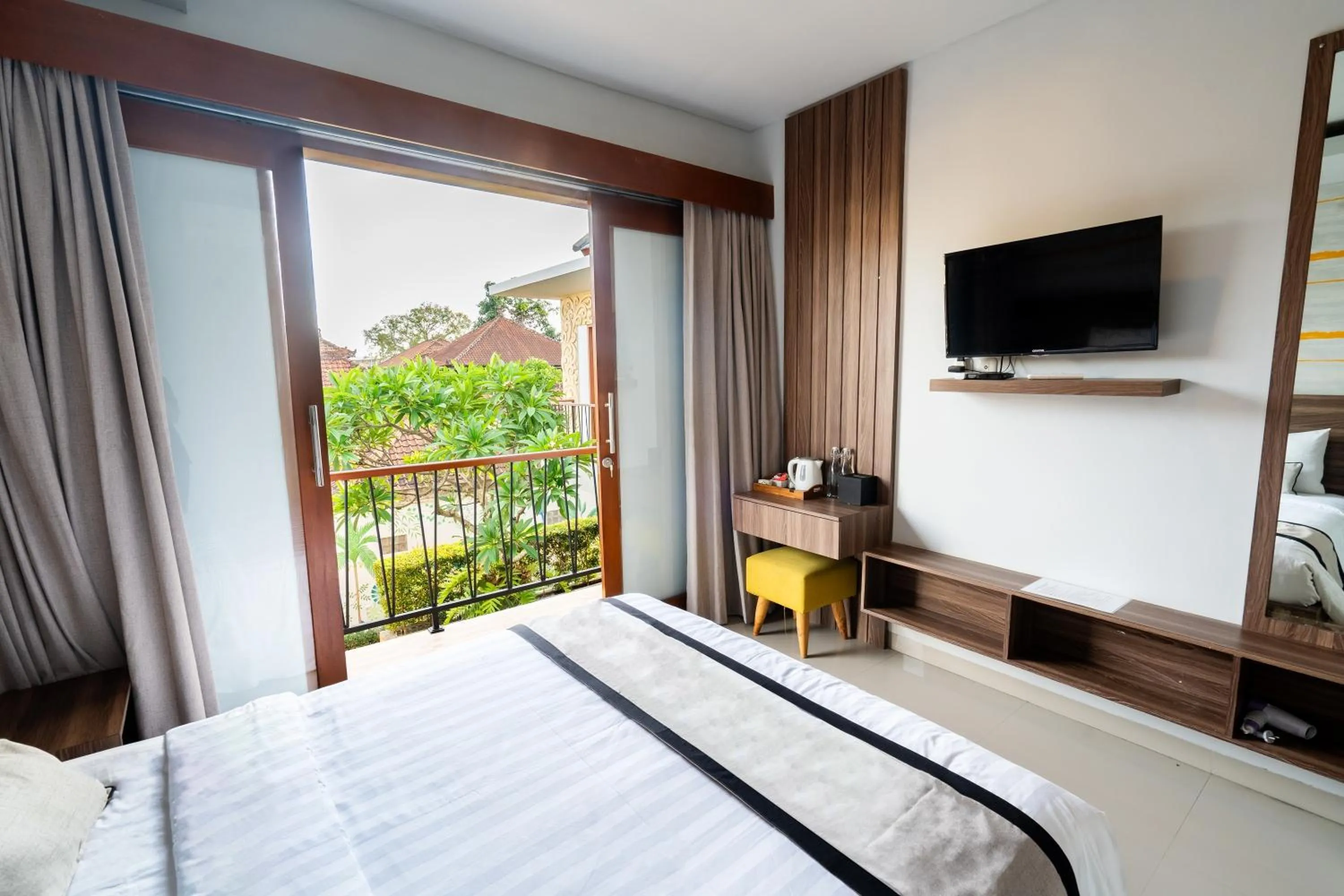 Bed in Mahesa Suites Seminyak
