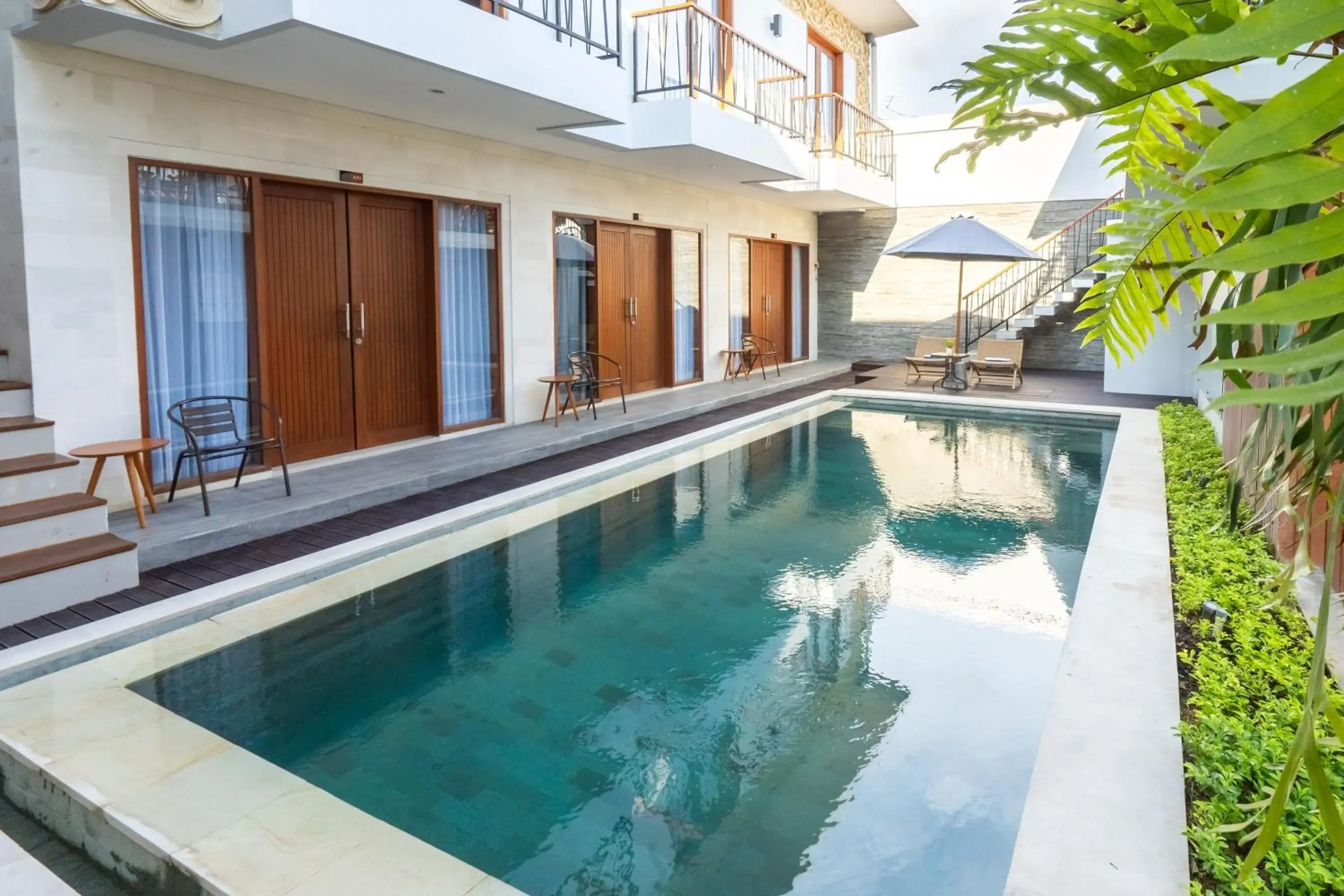 Swimming pool in Mahesa Suites Seminyak Swimming pool in Mahesa Suites Seminyak