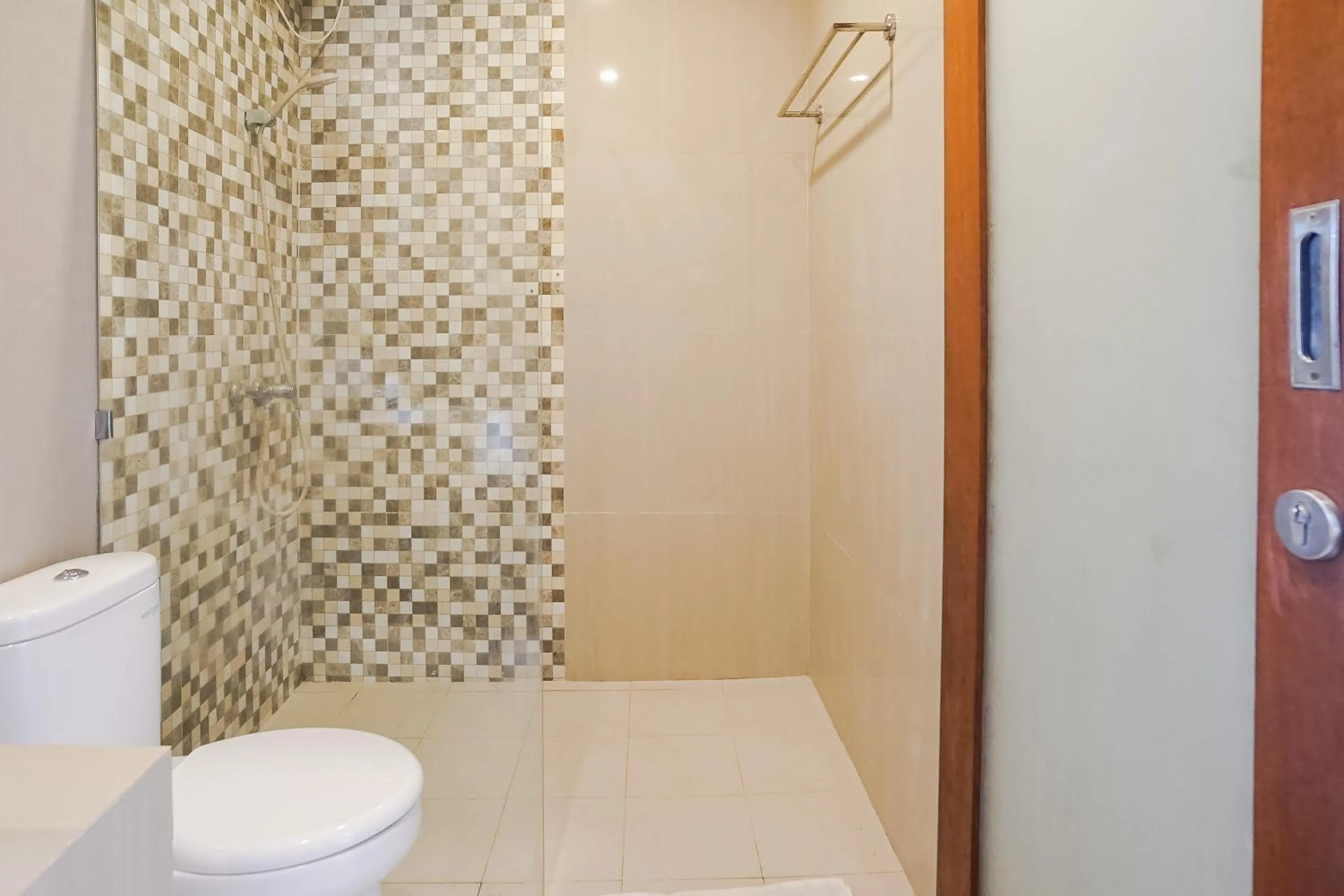 Shower in Mahesa Suites Seminyak