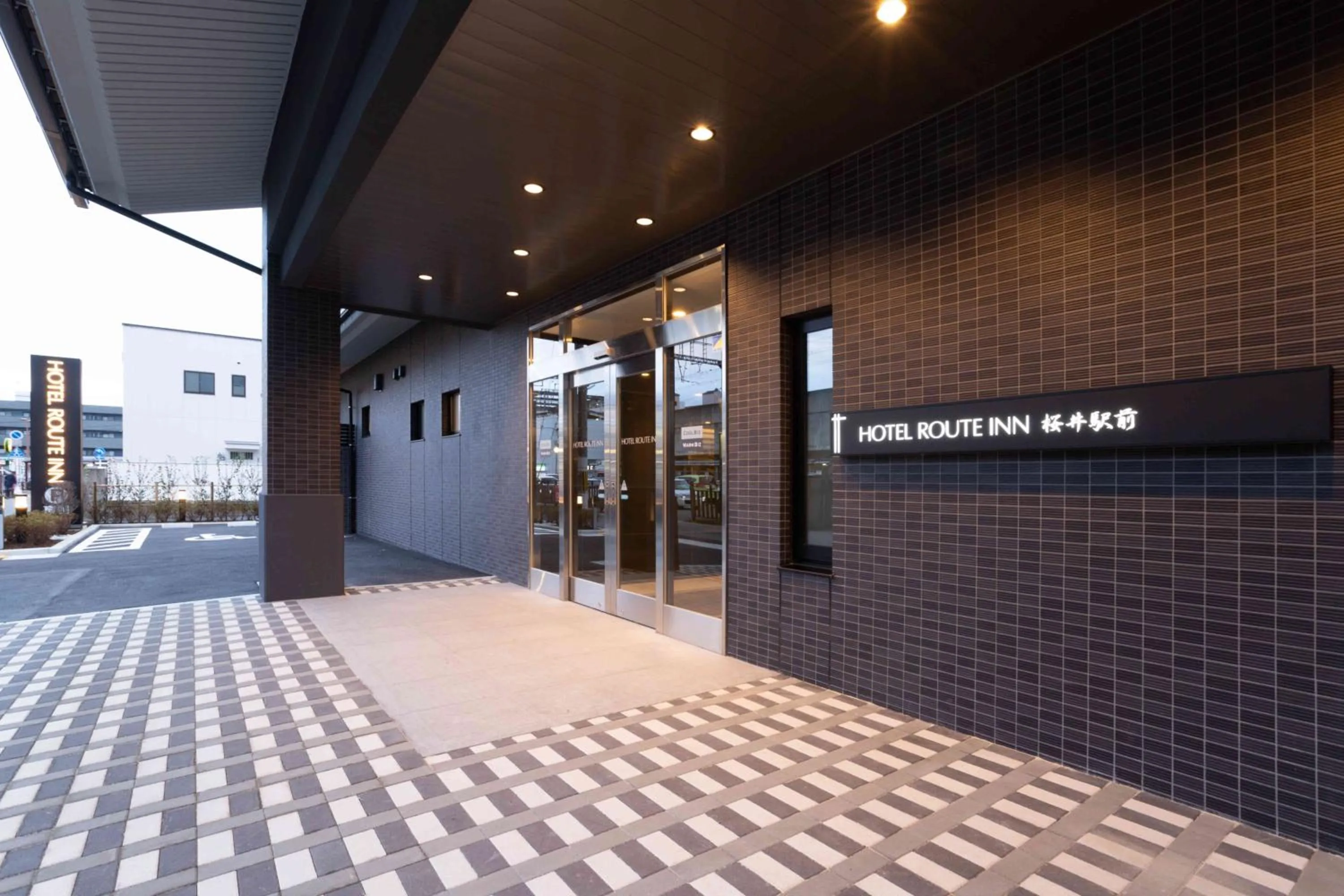 Facade/entrance in Hotel Route-Inn Sakurai Ekimae