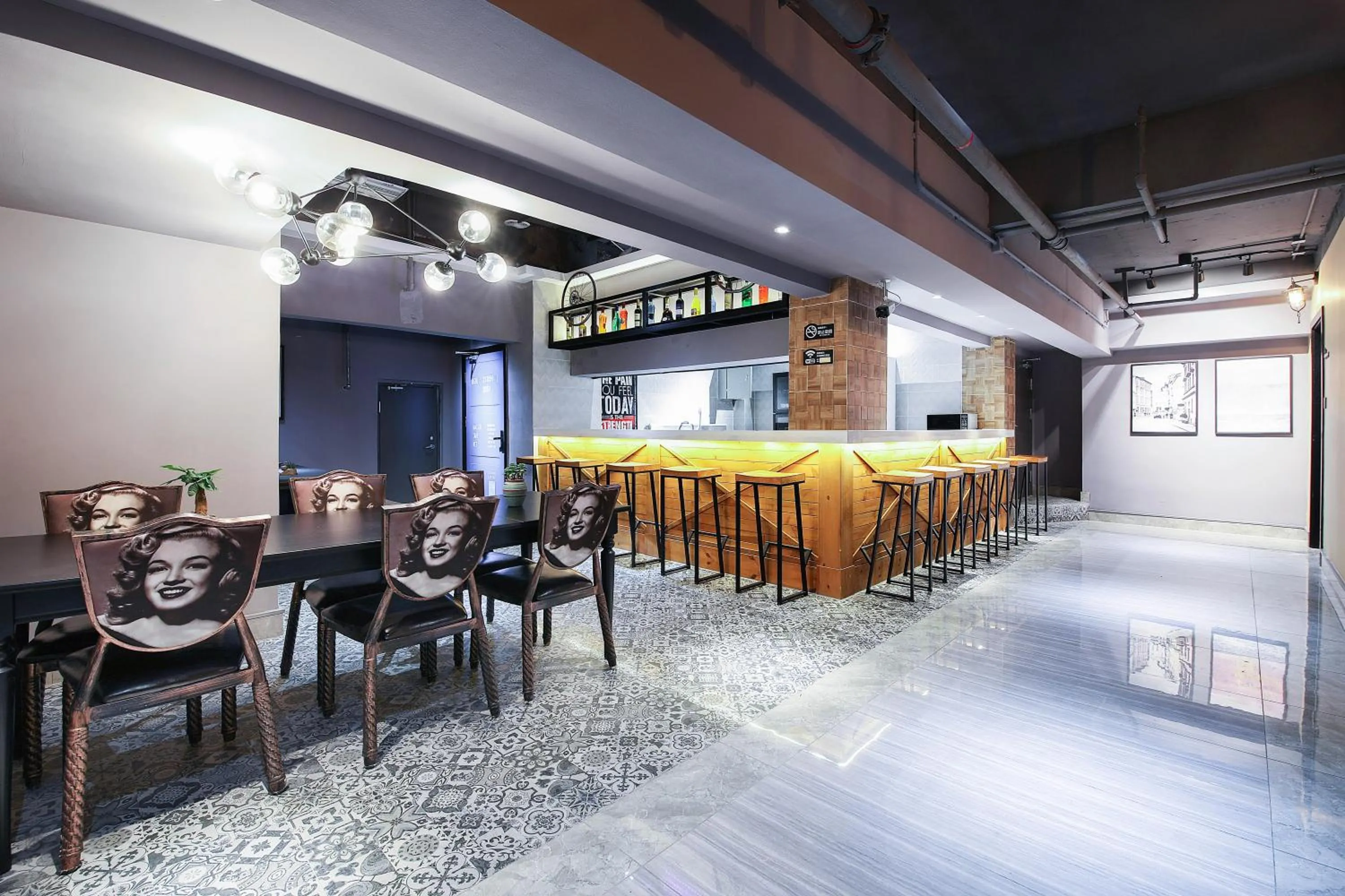 Property building in Zou Qu Ye Travel Hotel