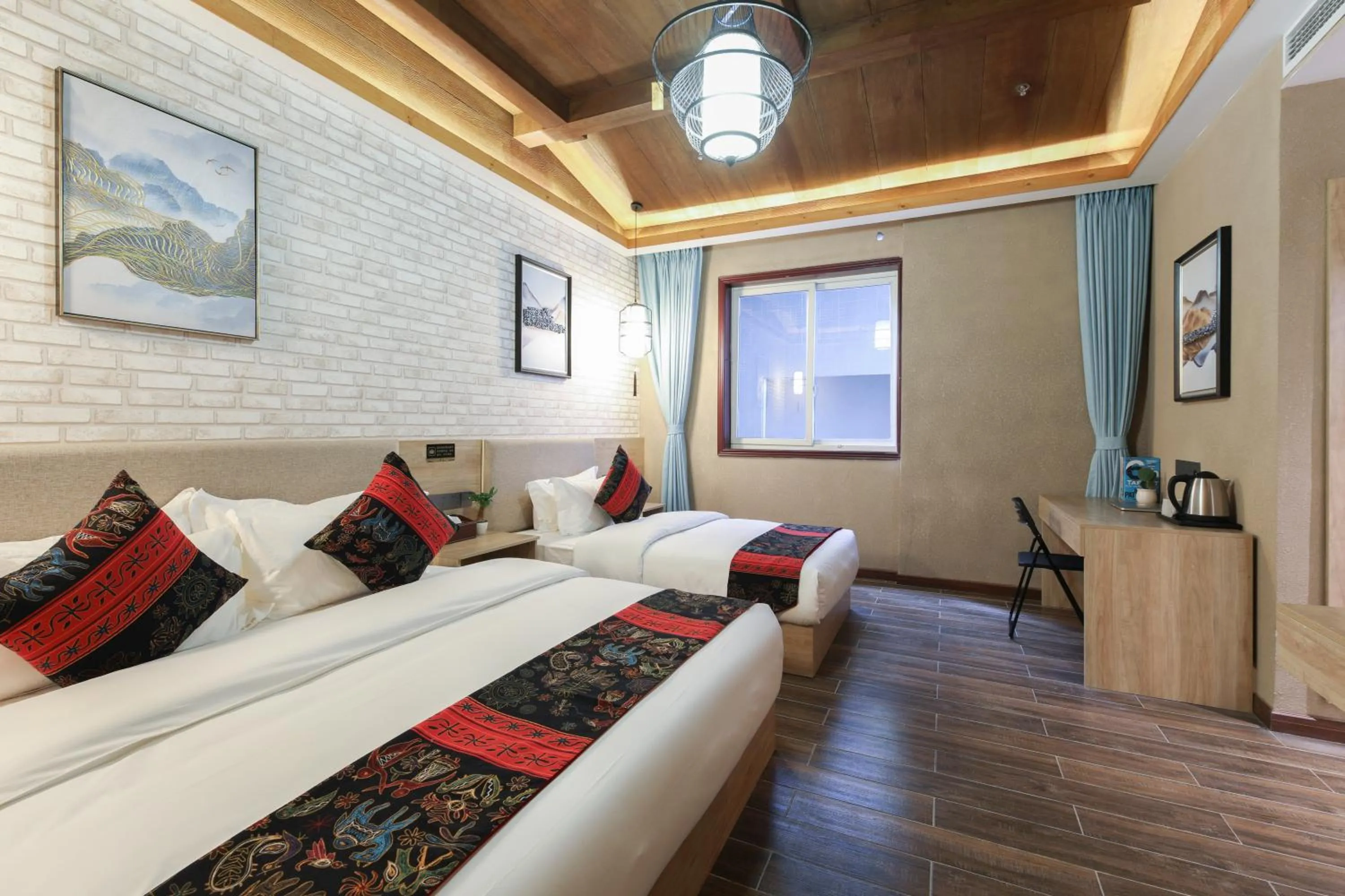 Bed in Zou Qu Ye Travel Hotel