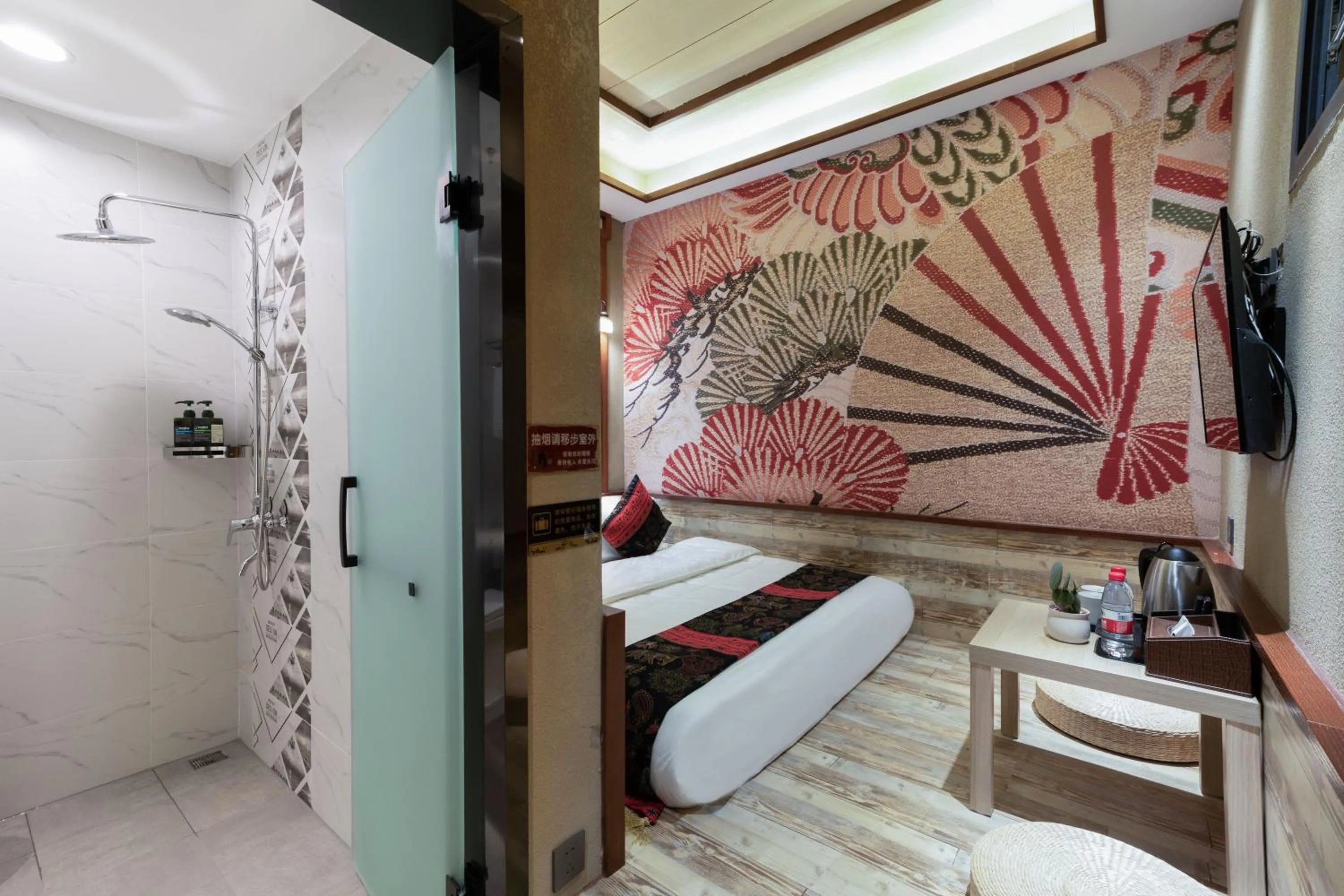 Bed in Zou Qu Ye Travel Hotel