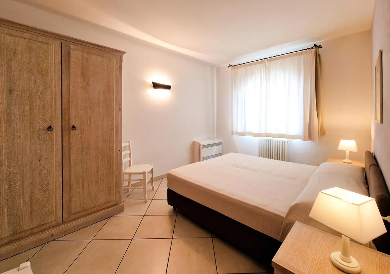 Bedroom, Bed in Leberides