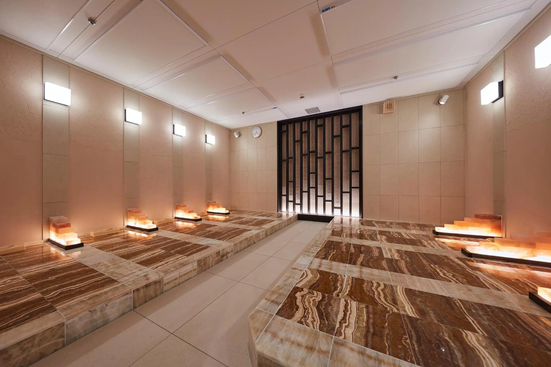 Spa and wellness centre/facilities, Bed in Villa Fontaine Premier Haneda Airport