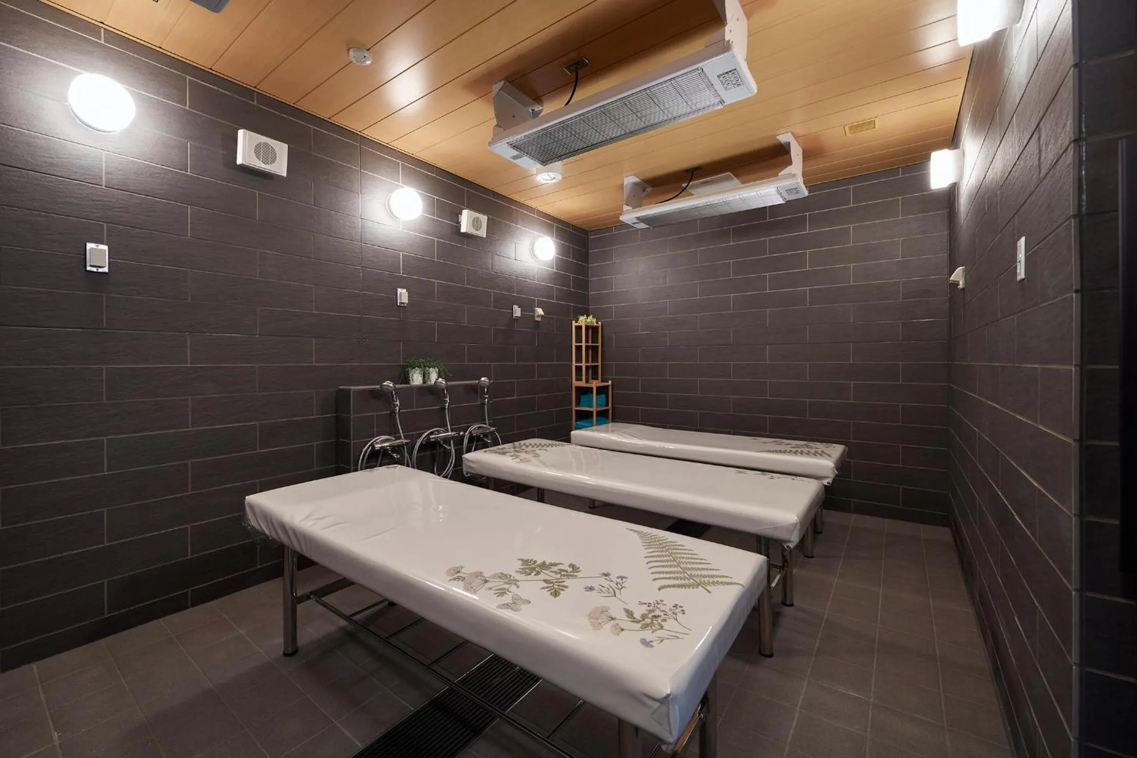 Spa and wellness centre/facilities in Villa Fontaine Premier Haneda Airport