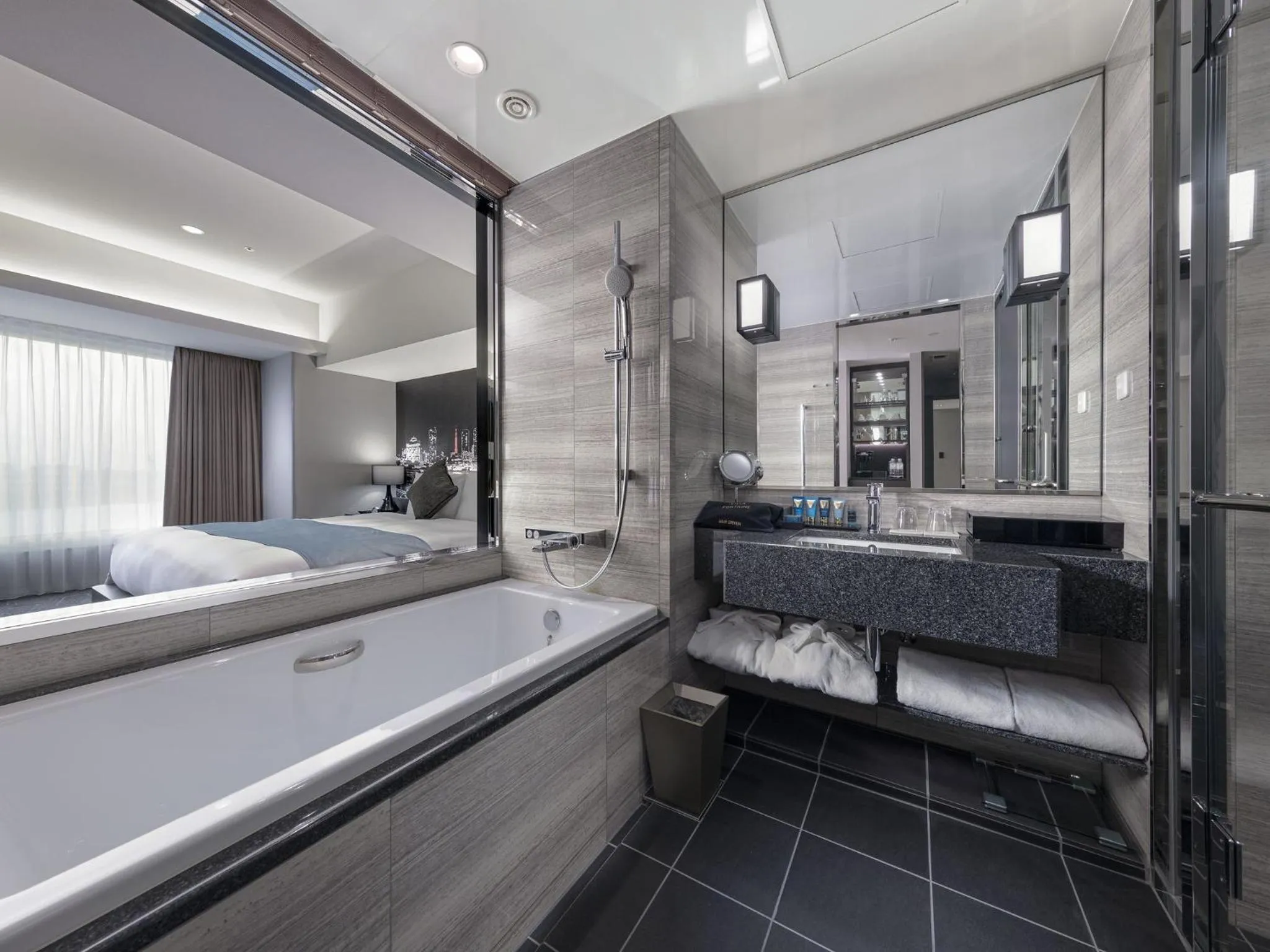 Bathroom, Bed in Villa Fontaine Premier Haneda Airport