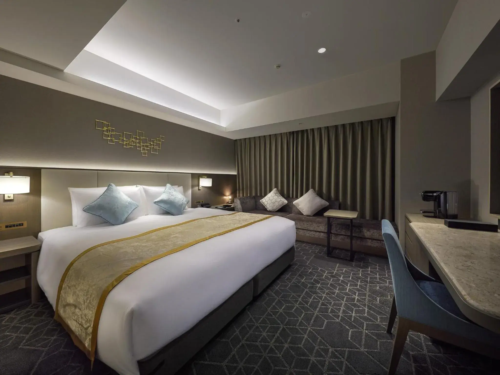 Adjoining Deluxe King Rooms with River View - Non-Smoking in Villa Fontaine Premier Haneda Airport - Directly connected to Haneda Airport Terminal 3 Adjoining Deluxe King Rooms with River View - Non-Smoking in Villa Fontaine Premier Haneda Airport - Directly connected to Haneda Airport Terminal 3