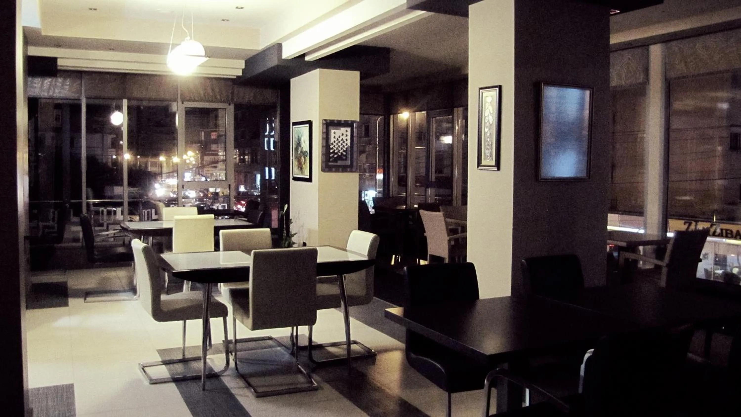 Restaurant/places to eat in Hotel Nais Beach