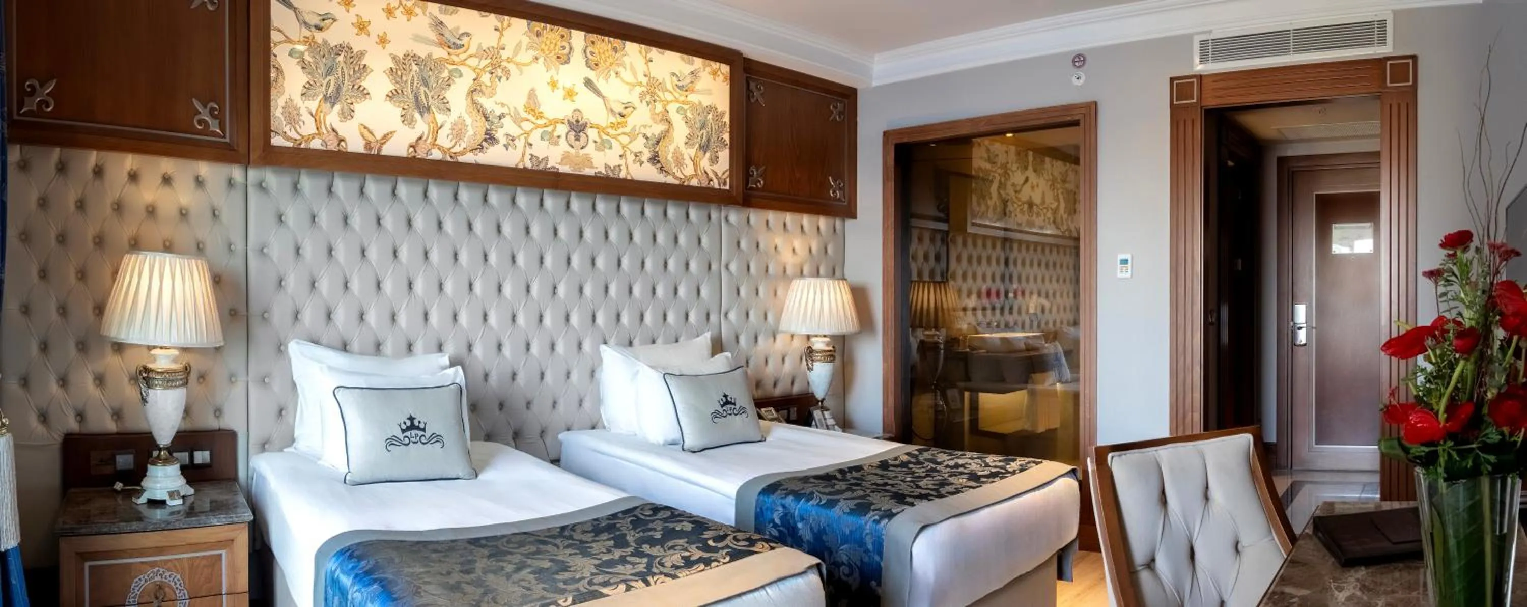 Bed in Lords Palace Hotel SPA Casino