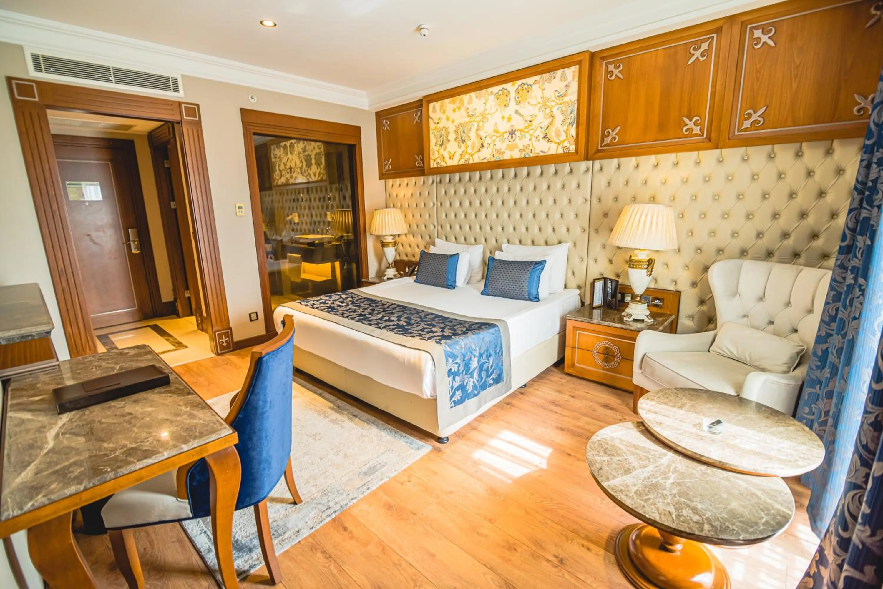 Bed in Lords Palace Hotel SPA Casino