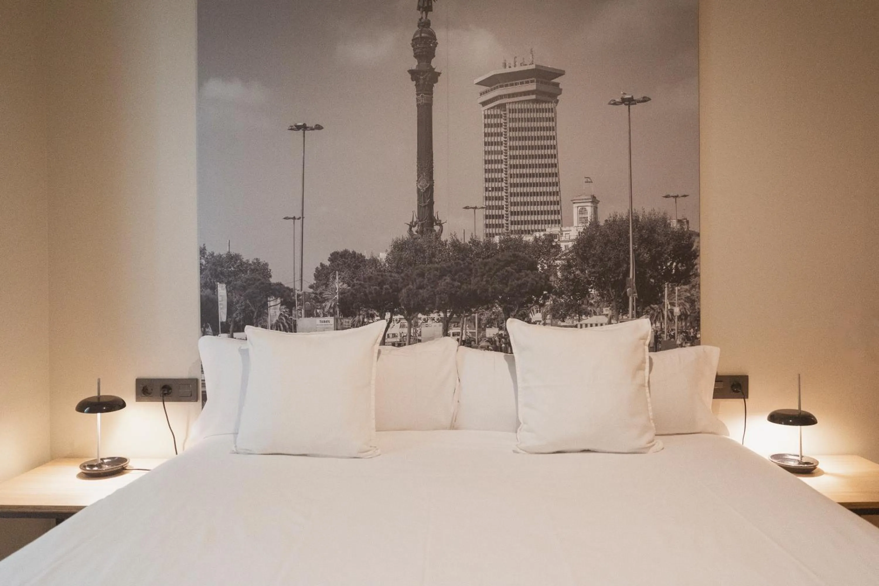 Bed in Apartments Hotel Sant Pau