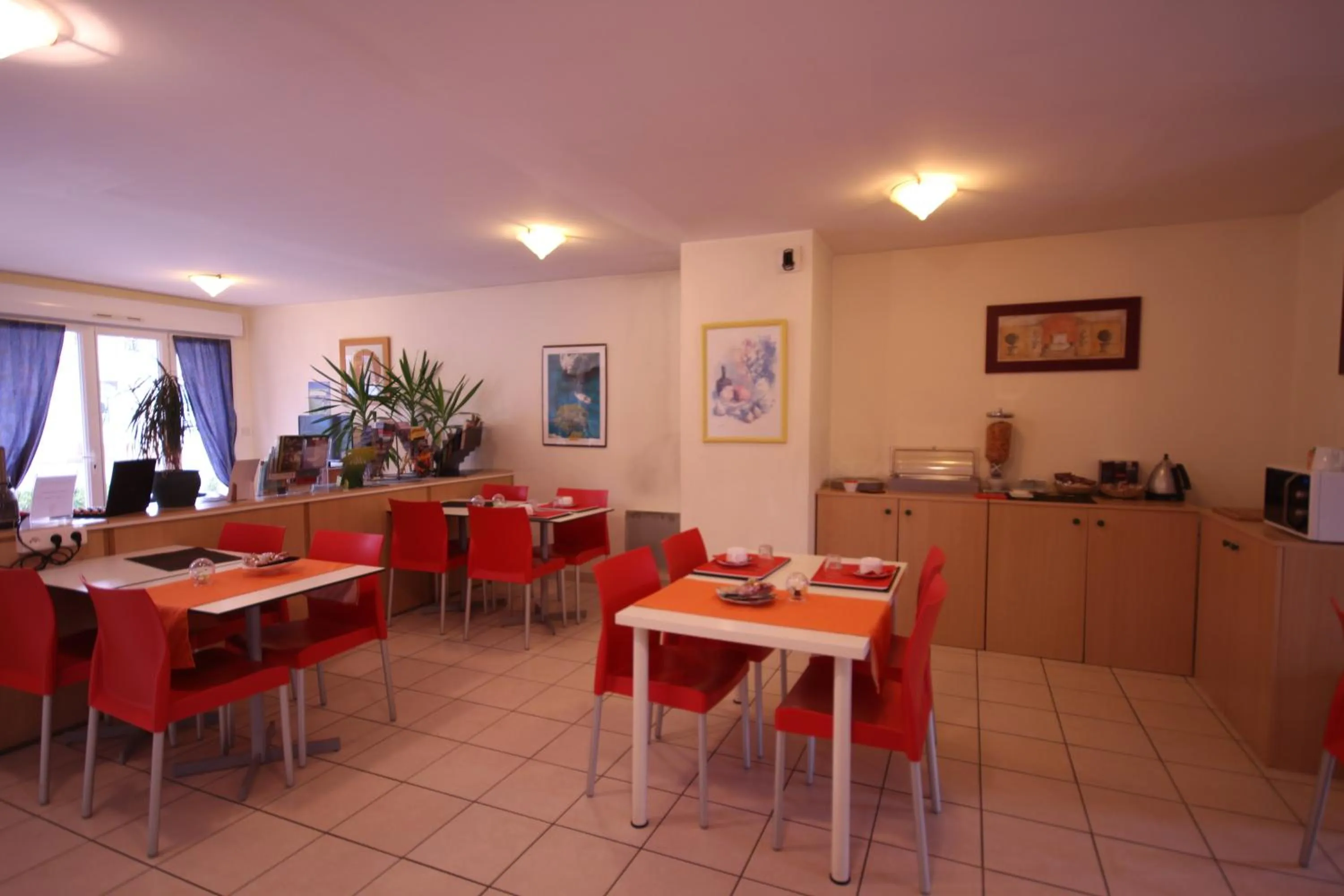 Restaurant/places to eat in Résidence Côté Sud La Bouilladisse