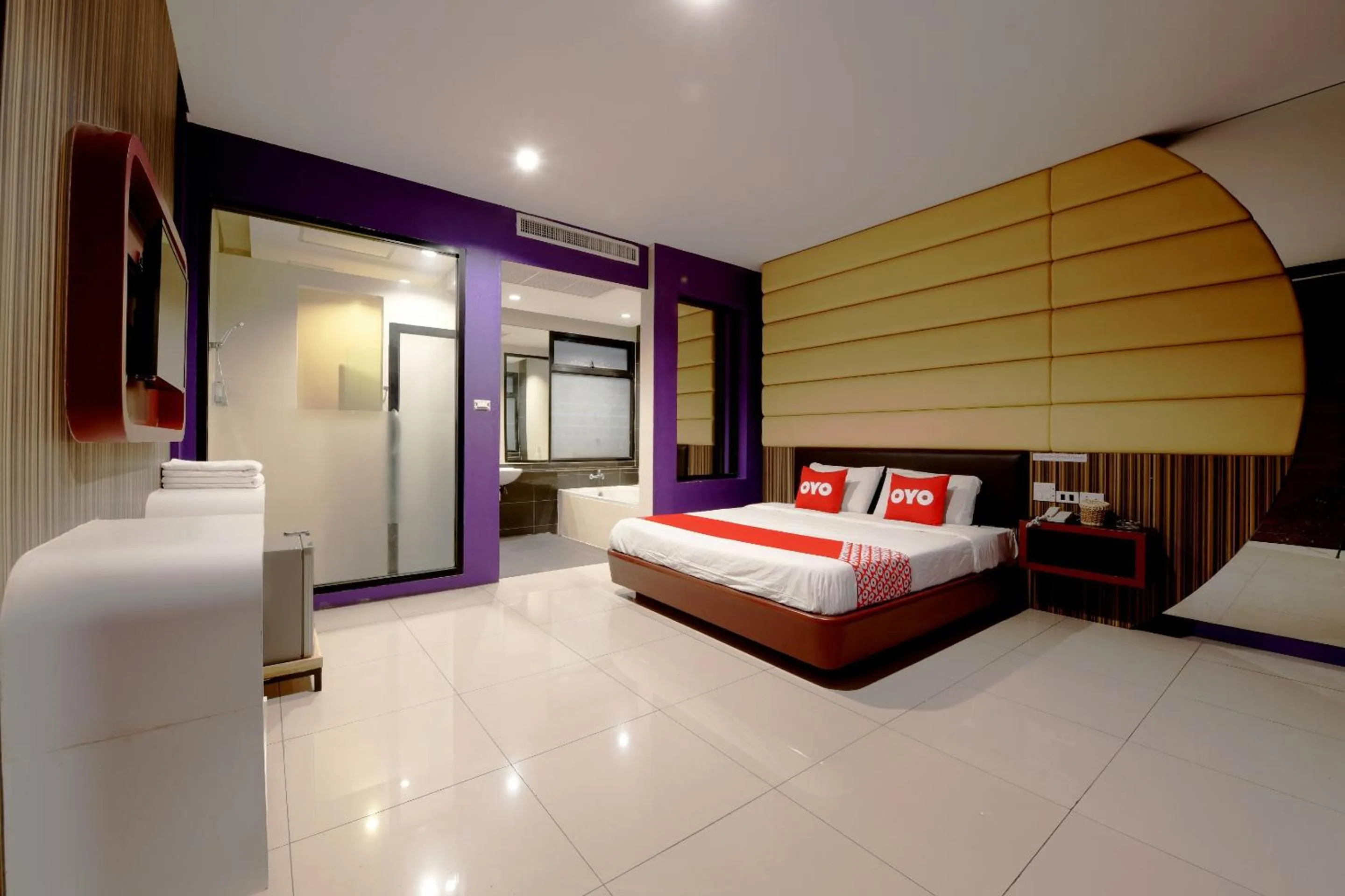 Bedroom, Bed in Sriracha Hotel And Spa