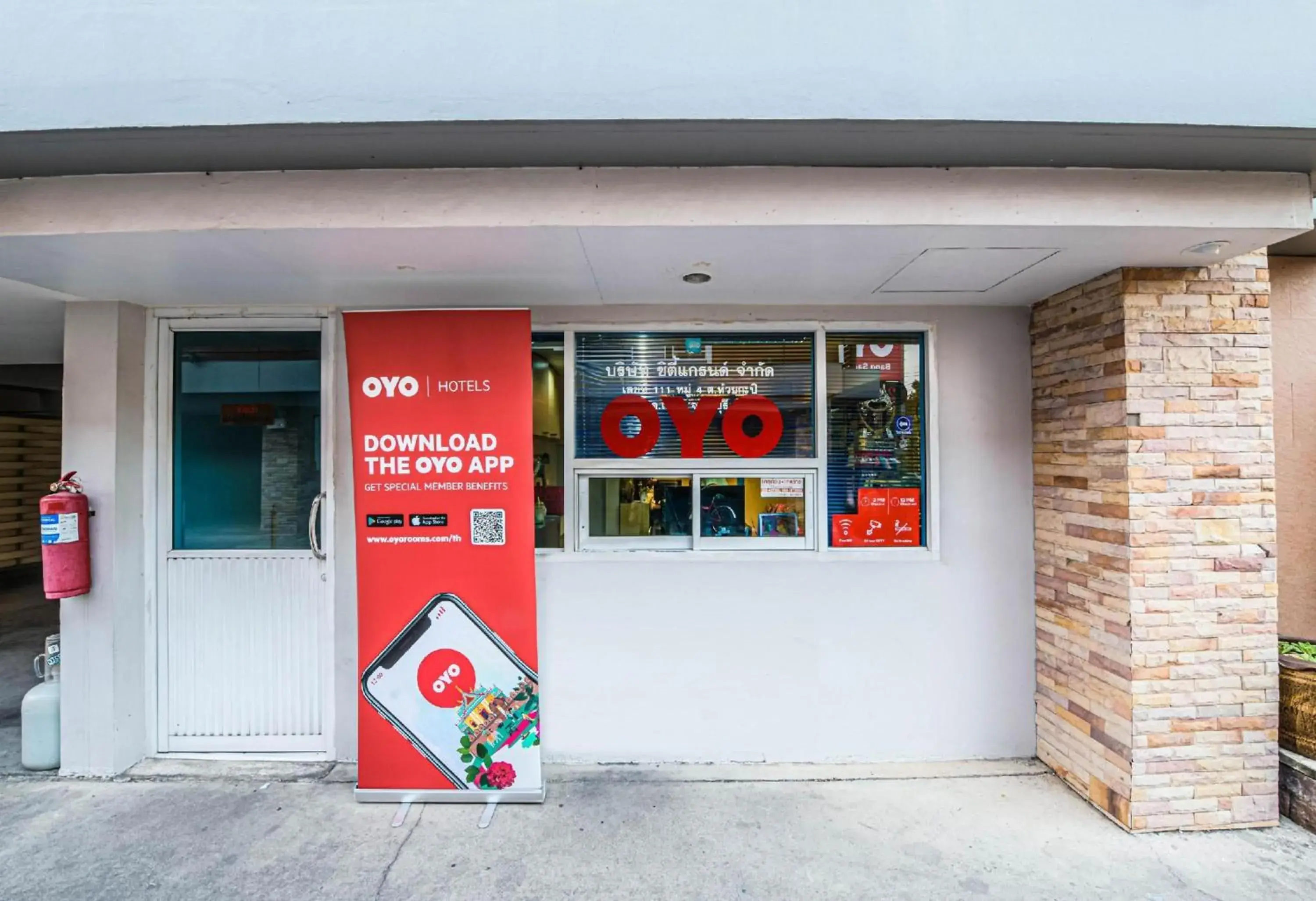 Facade/entrance in Bangsean Hotel Facade/entrance in Bangsean Hotel