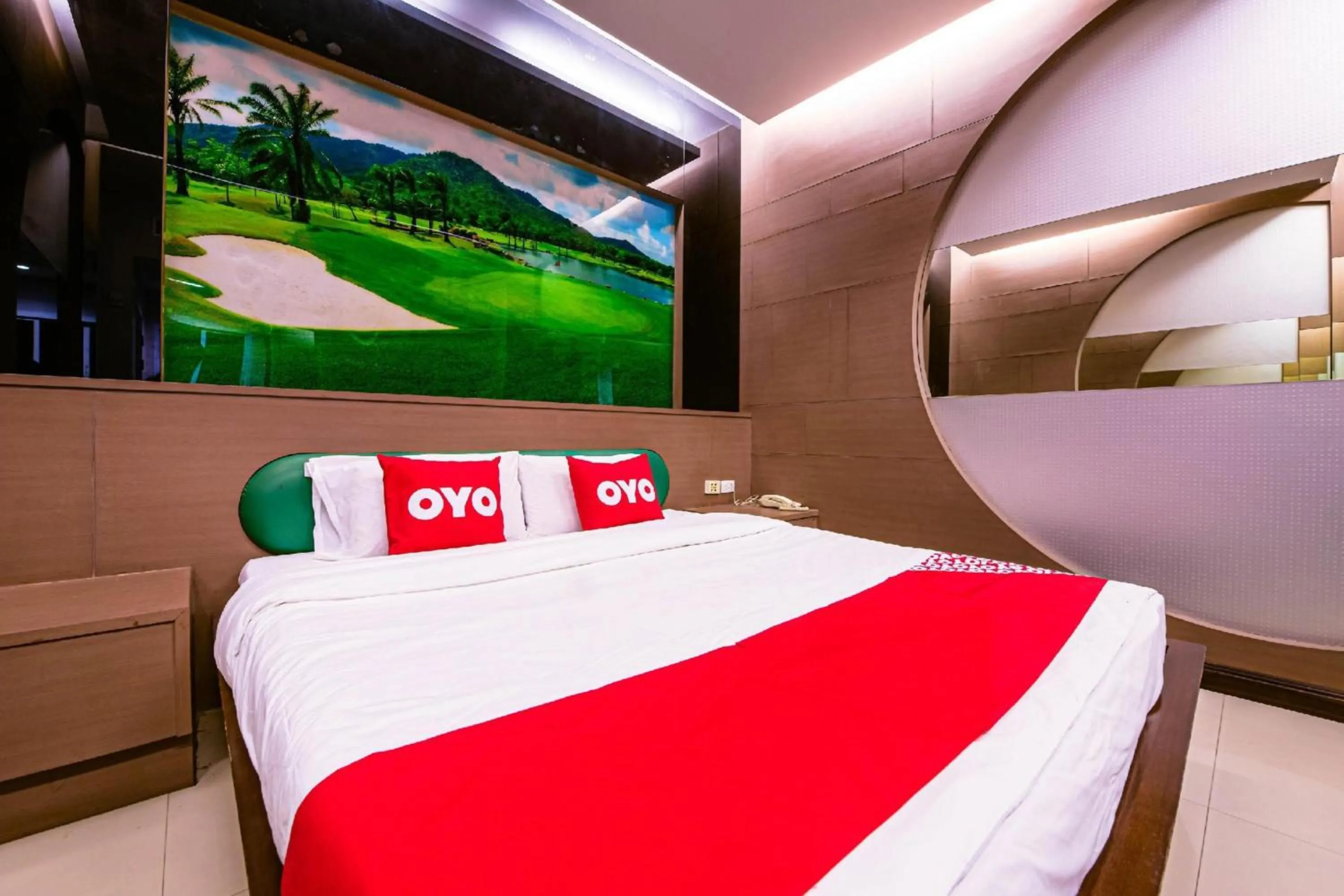 Bedroom in Bangsean Hotel