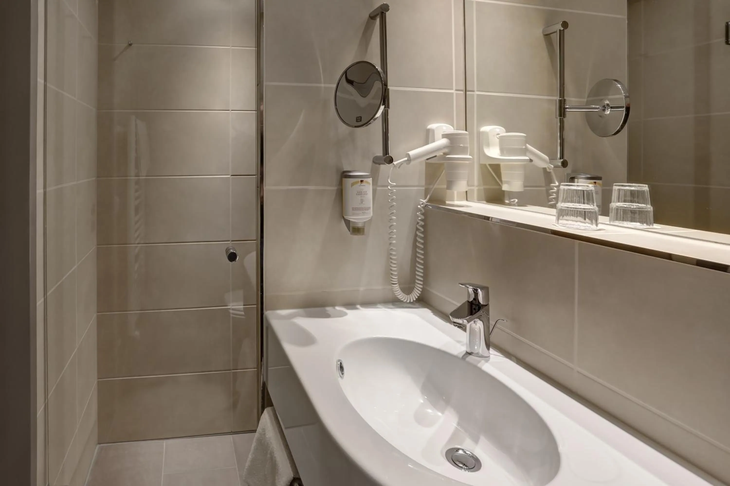 Shower in Parkhotel CUP VITALIS