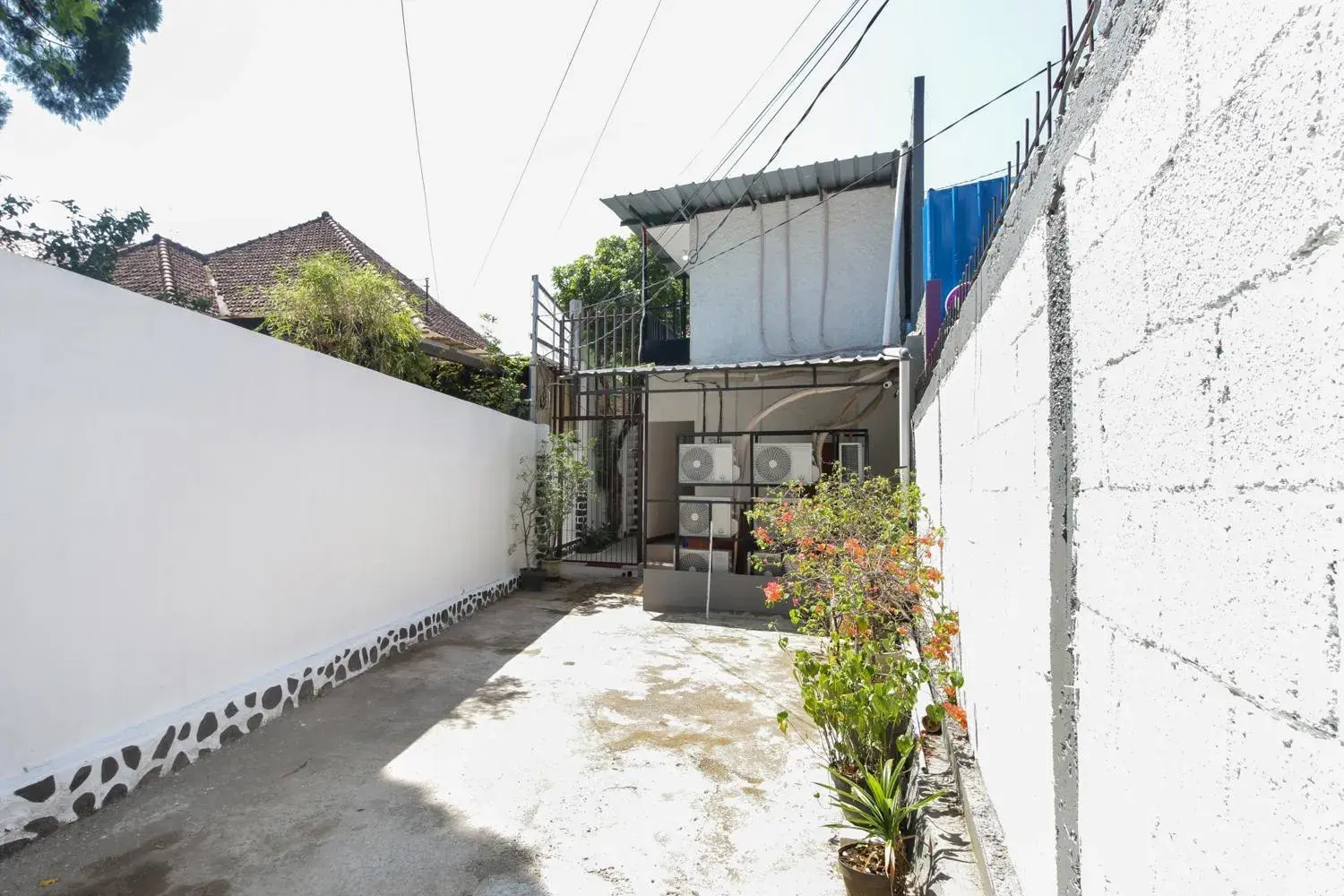 Property building in RedDoorz near Riau Junction Mall 2 Property building in RedDoorz near Riau Junction Mall 2