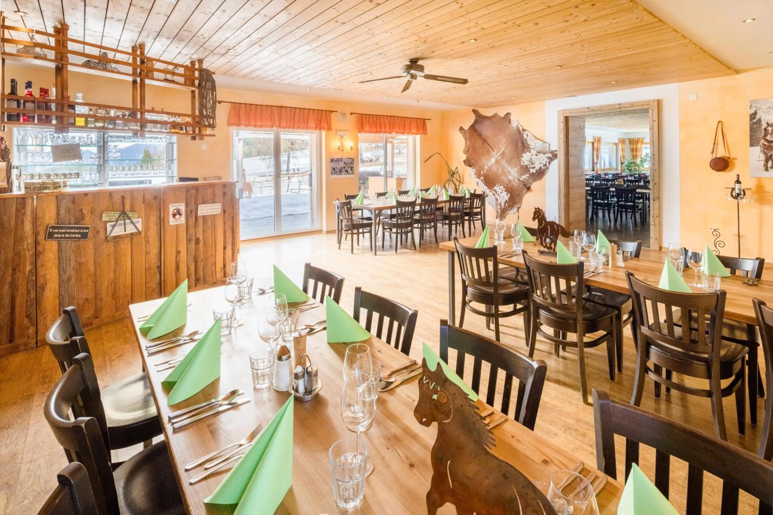 Restaurant/places to eat in Reitstall und Saloon San Jon