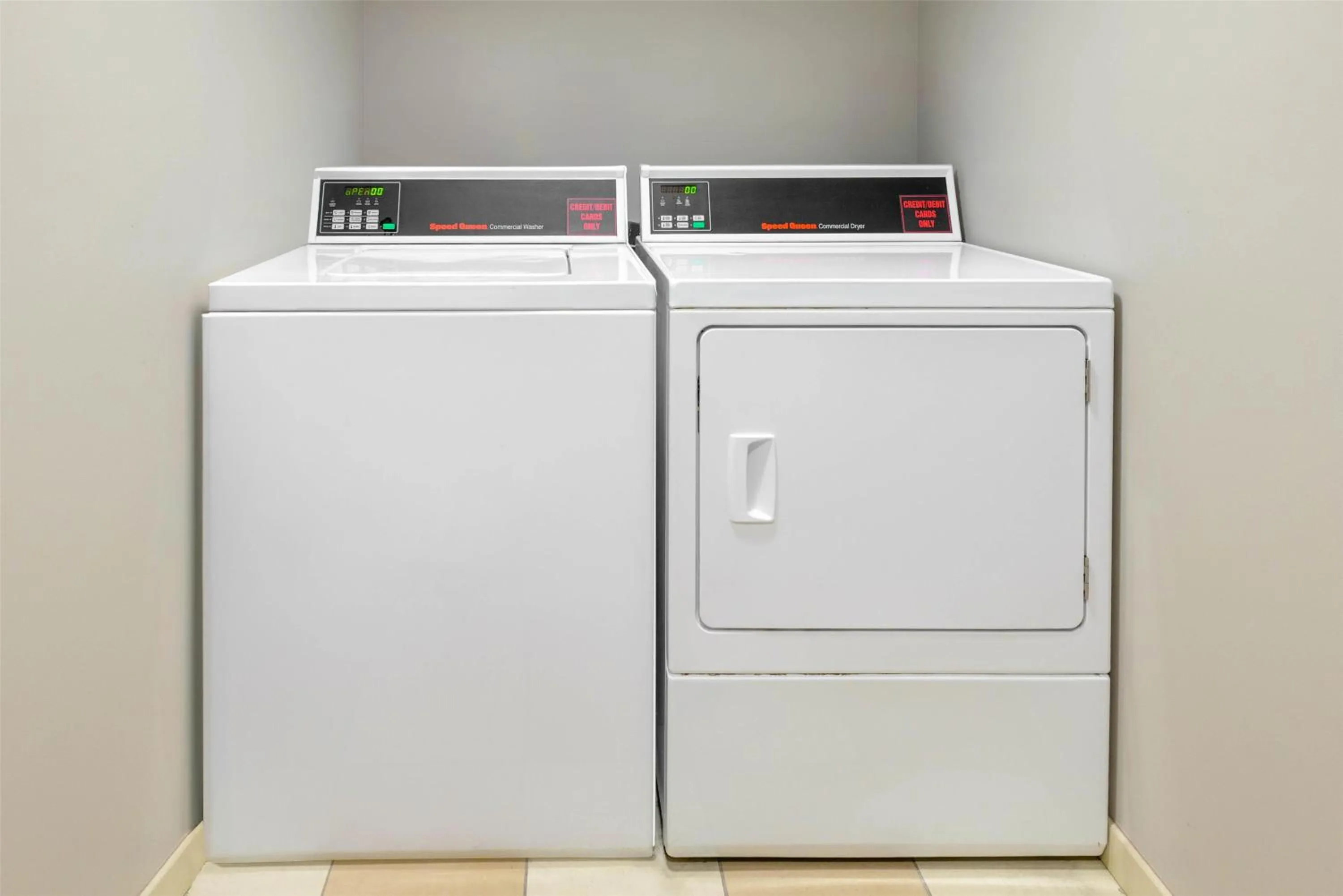 laundry in Hampton Inn & Suites Pensacola/Gulf Breeze