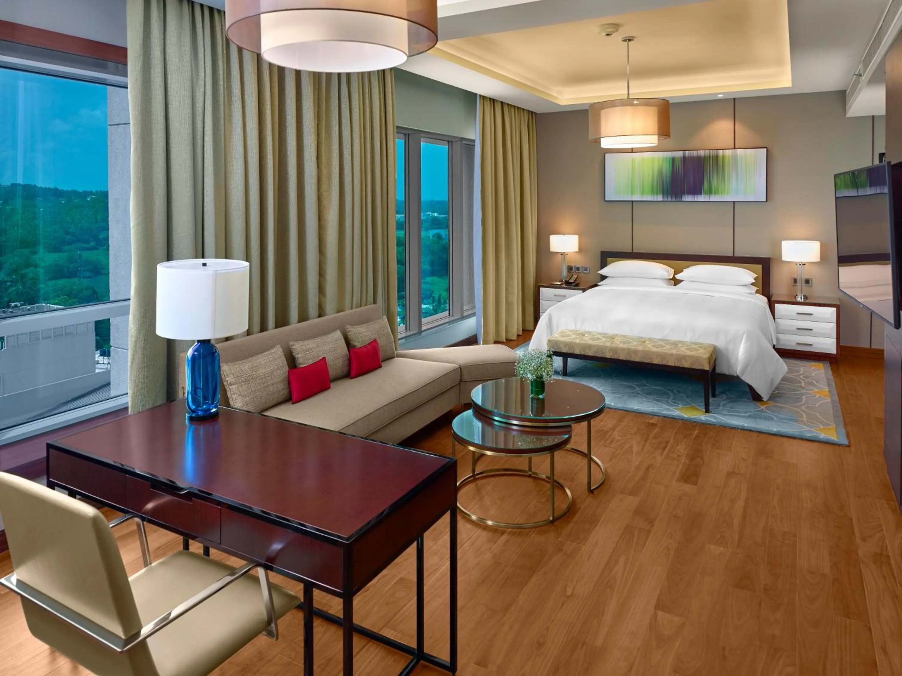 Photo of the whole room, Bed in Hyatt Regency Thrissur