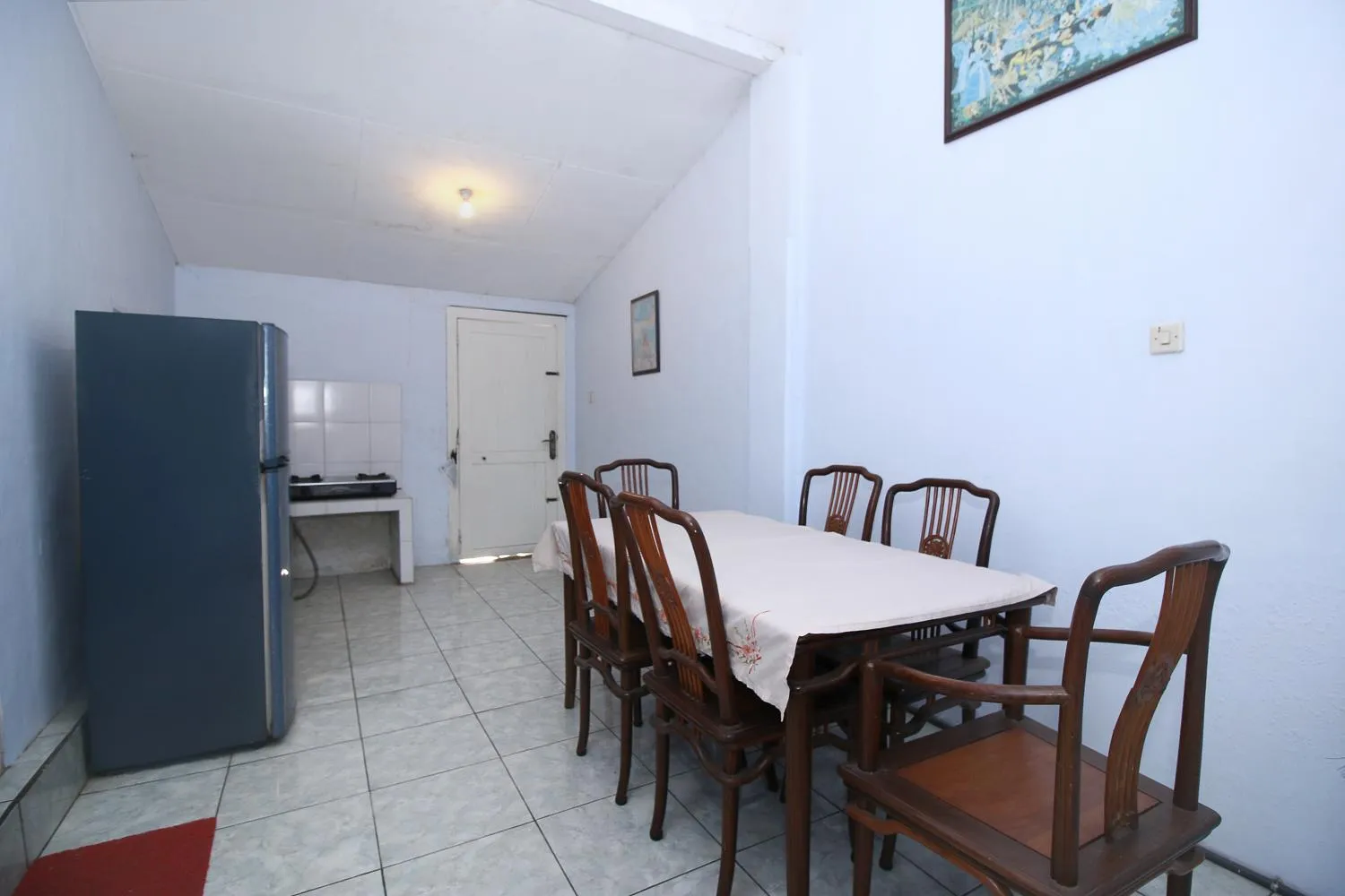 RedDoorz Near Stasiun Lawang