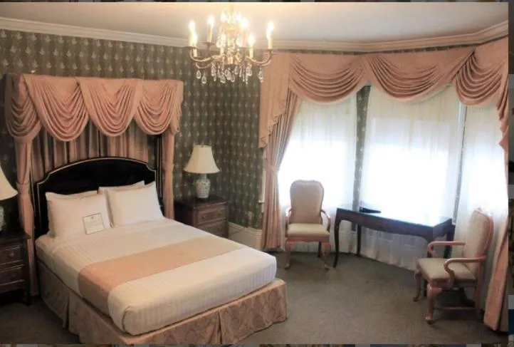 Bed in Hotel Majestic