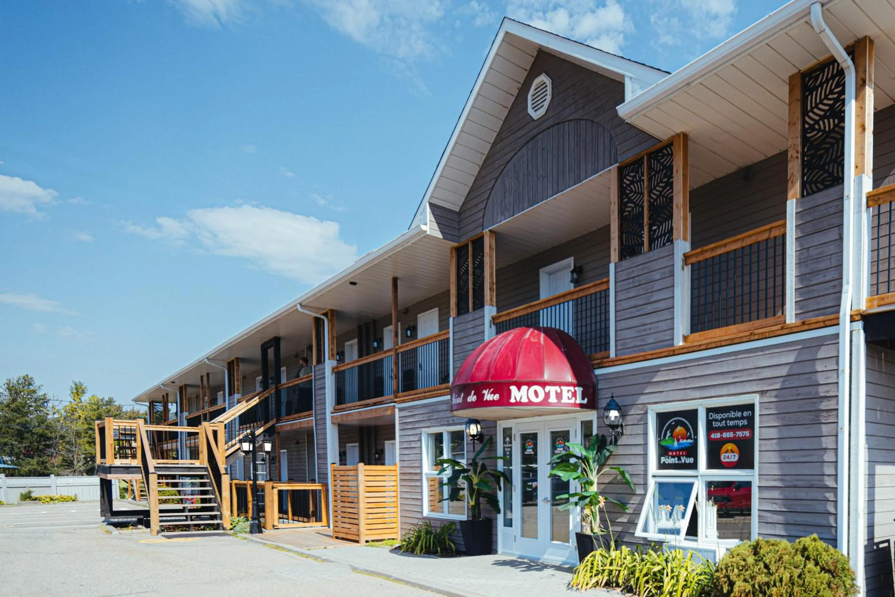 Property building in Motel le Point de Vue