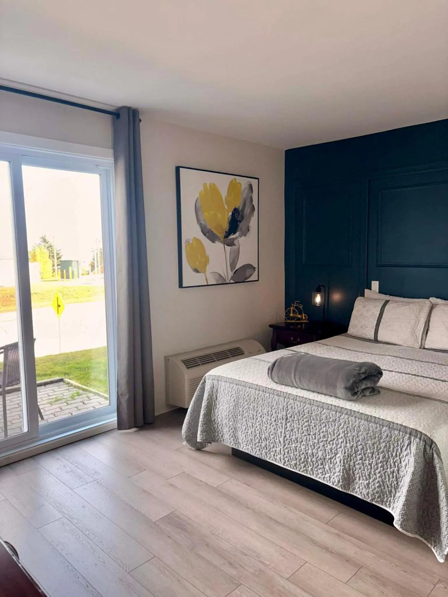 Bed in Motel le Point de Vue