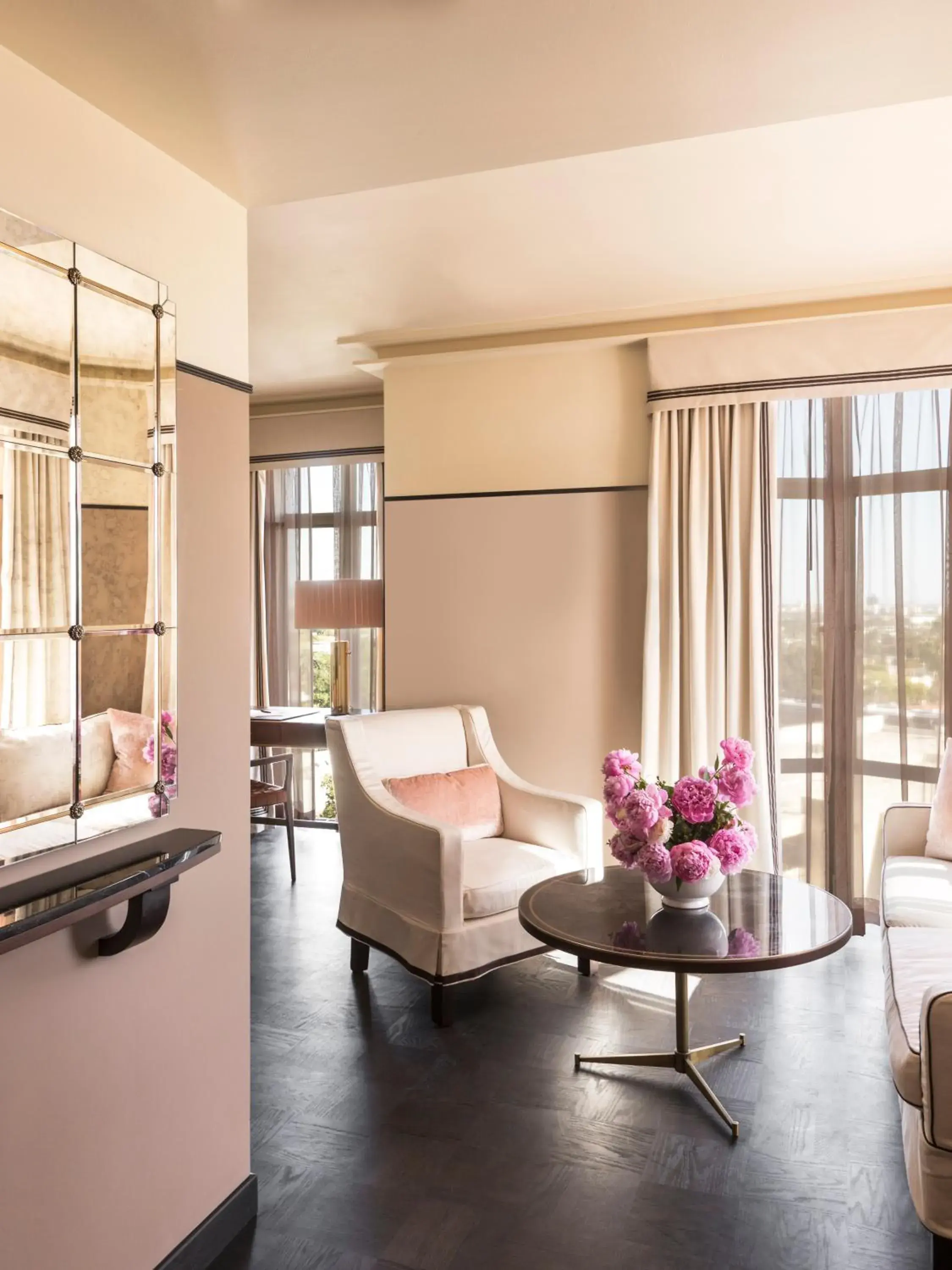 Living room in Sunset Tower Hotel Living room in Sunset Tower Hotel