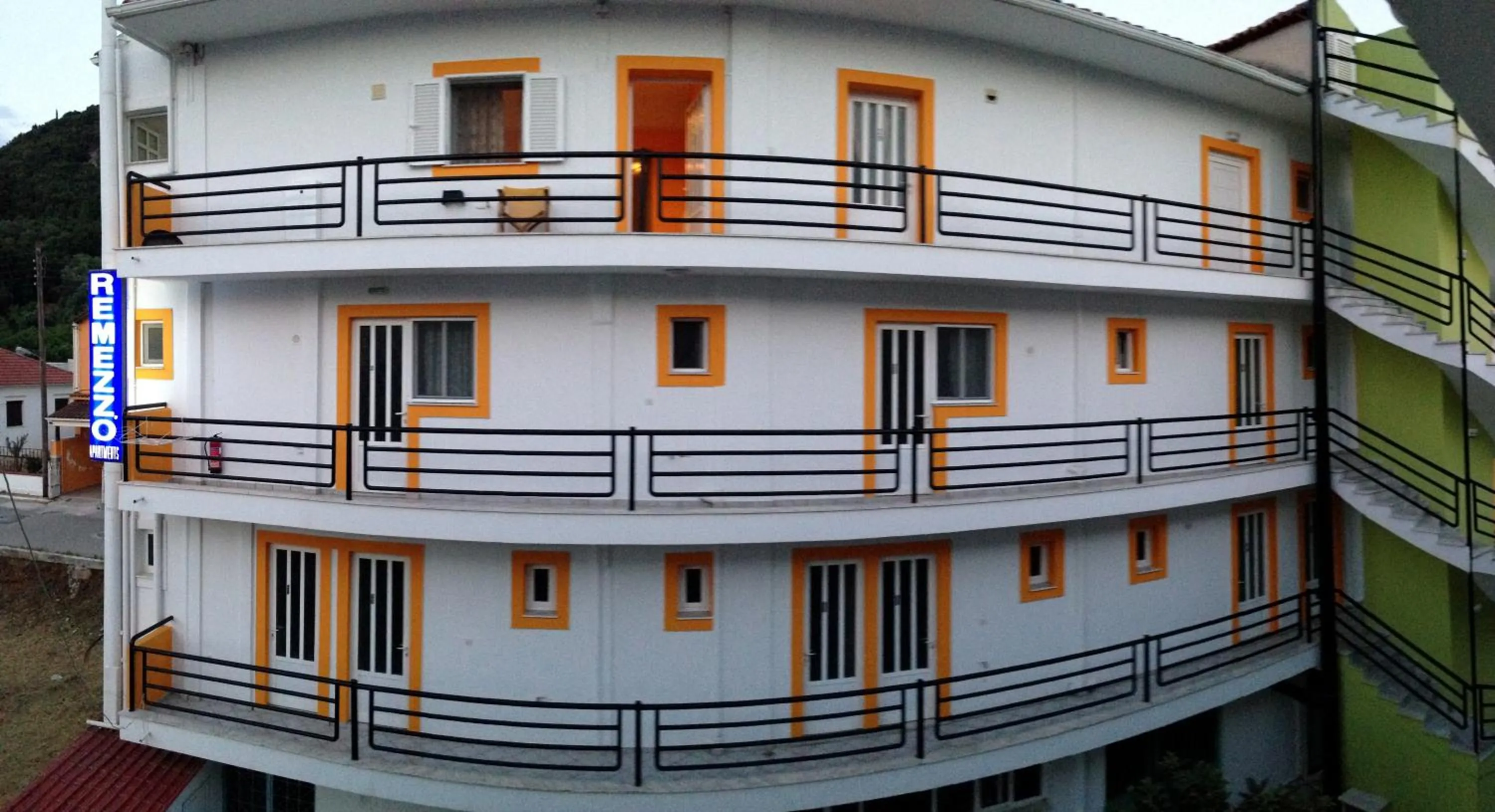 Facade/entrance in Remezzo Apartments