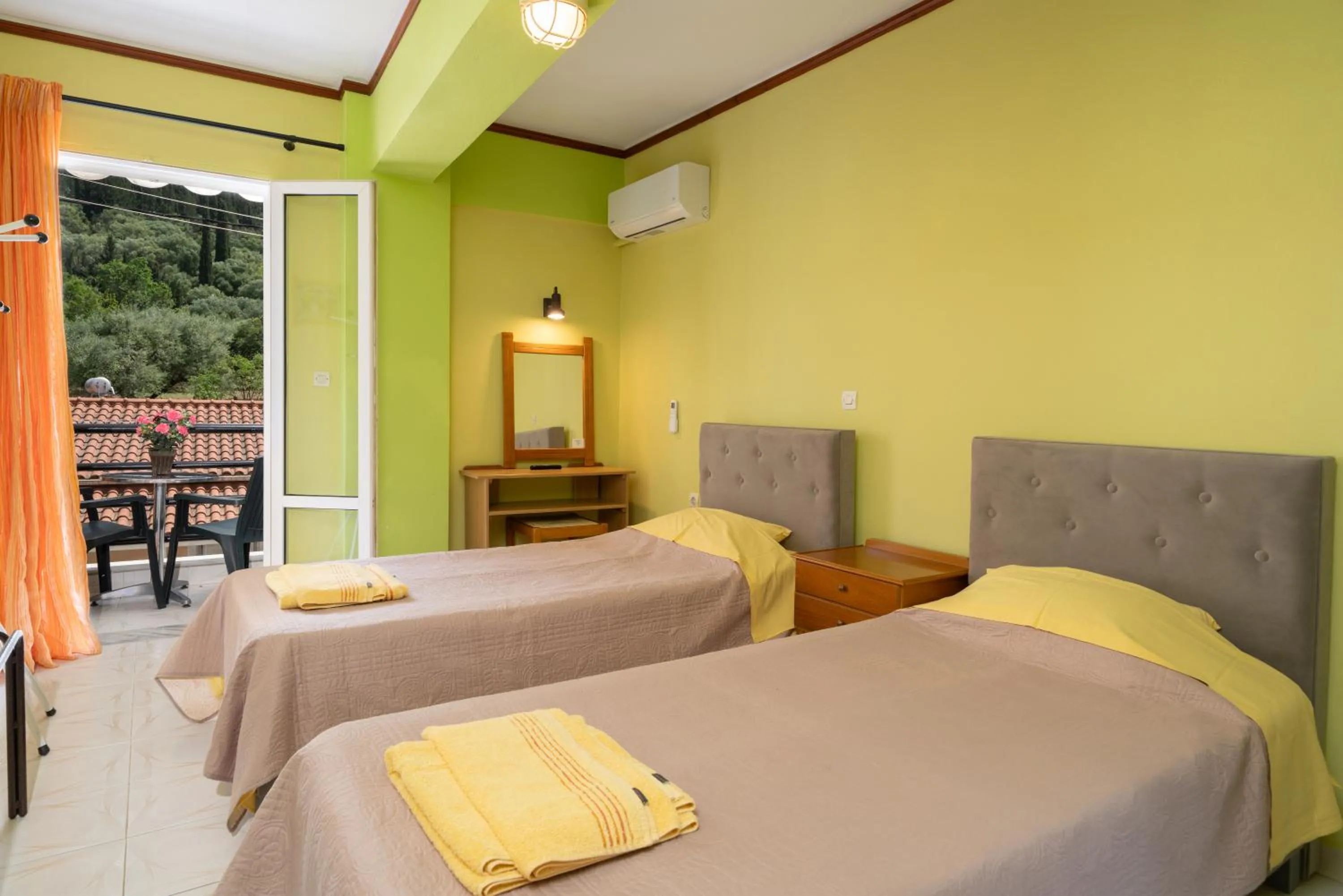 Bed in Remezzo Apartments