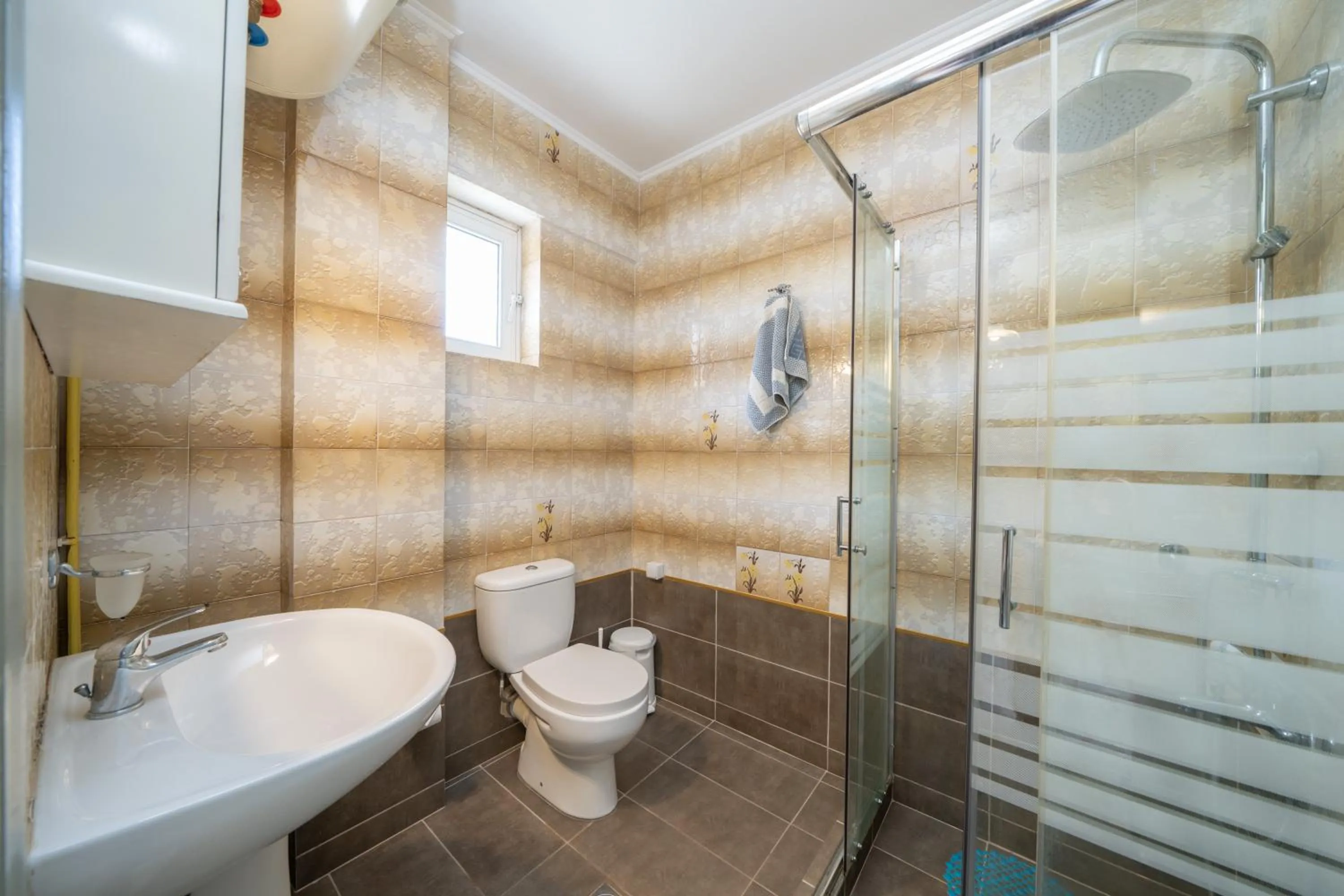 Shower in Remezzo Apartments