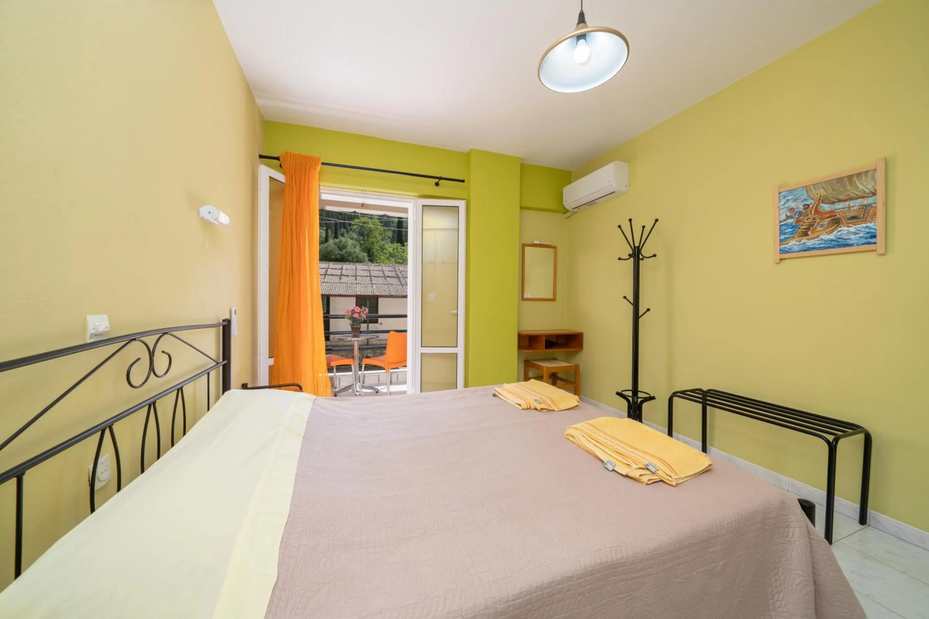 Bed in Remezzo Apartments