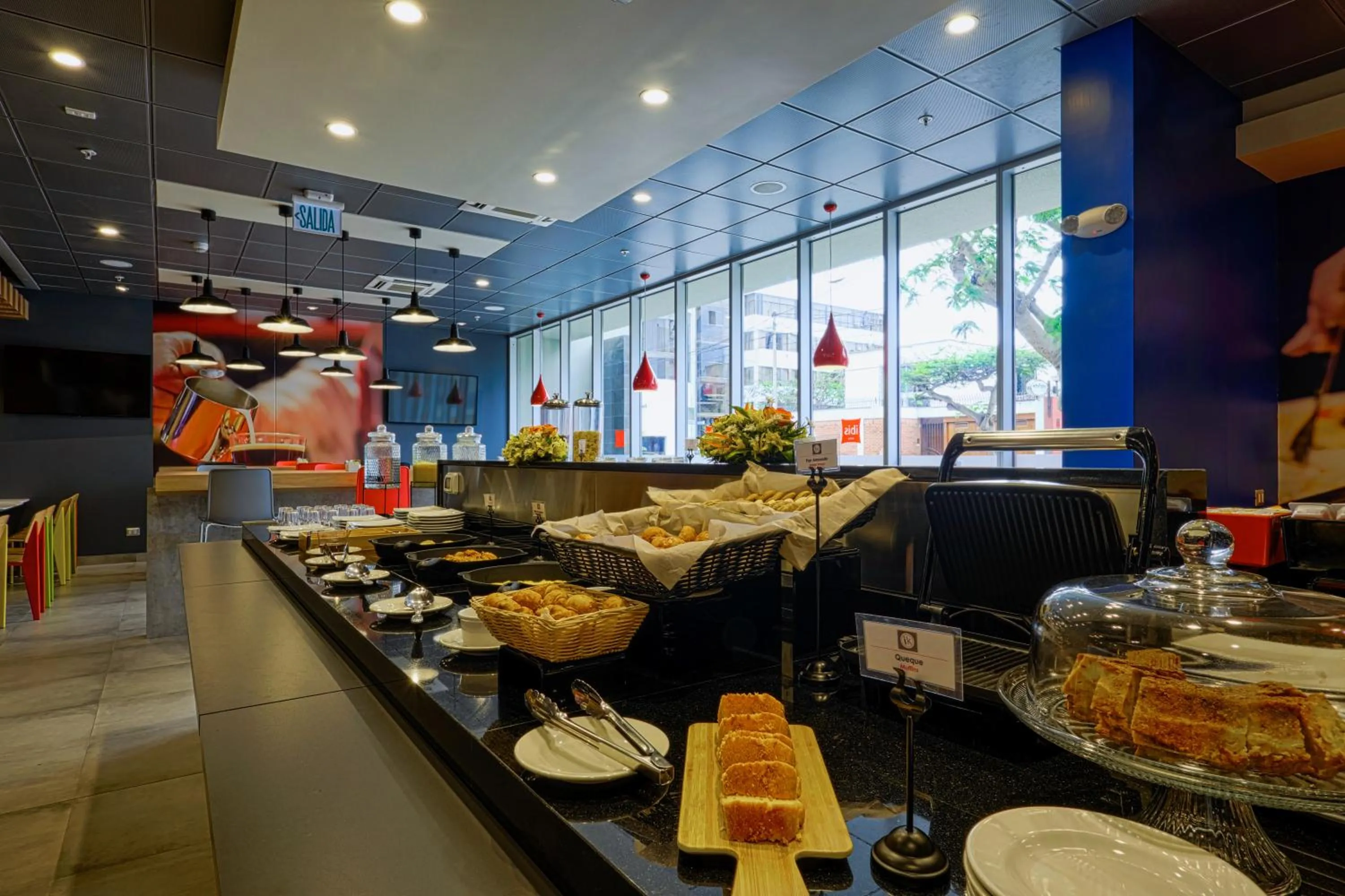 Restaurant/places to eat in ibis Trujillo