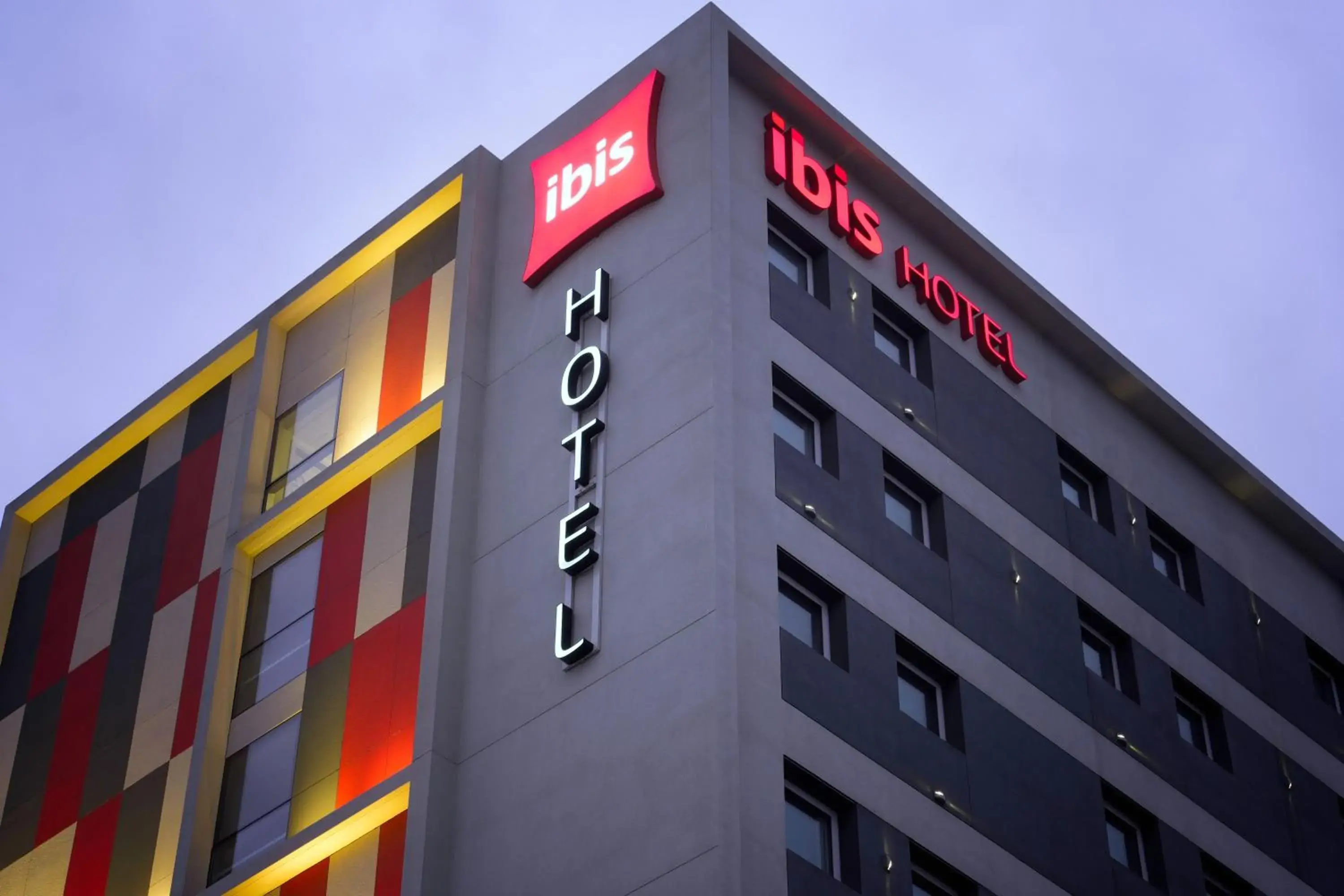 Property building in ibis Trujillo Property building in ibis Trujillo