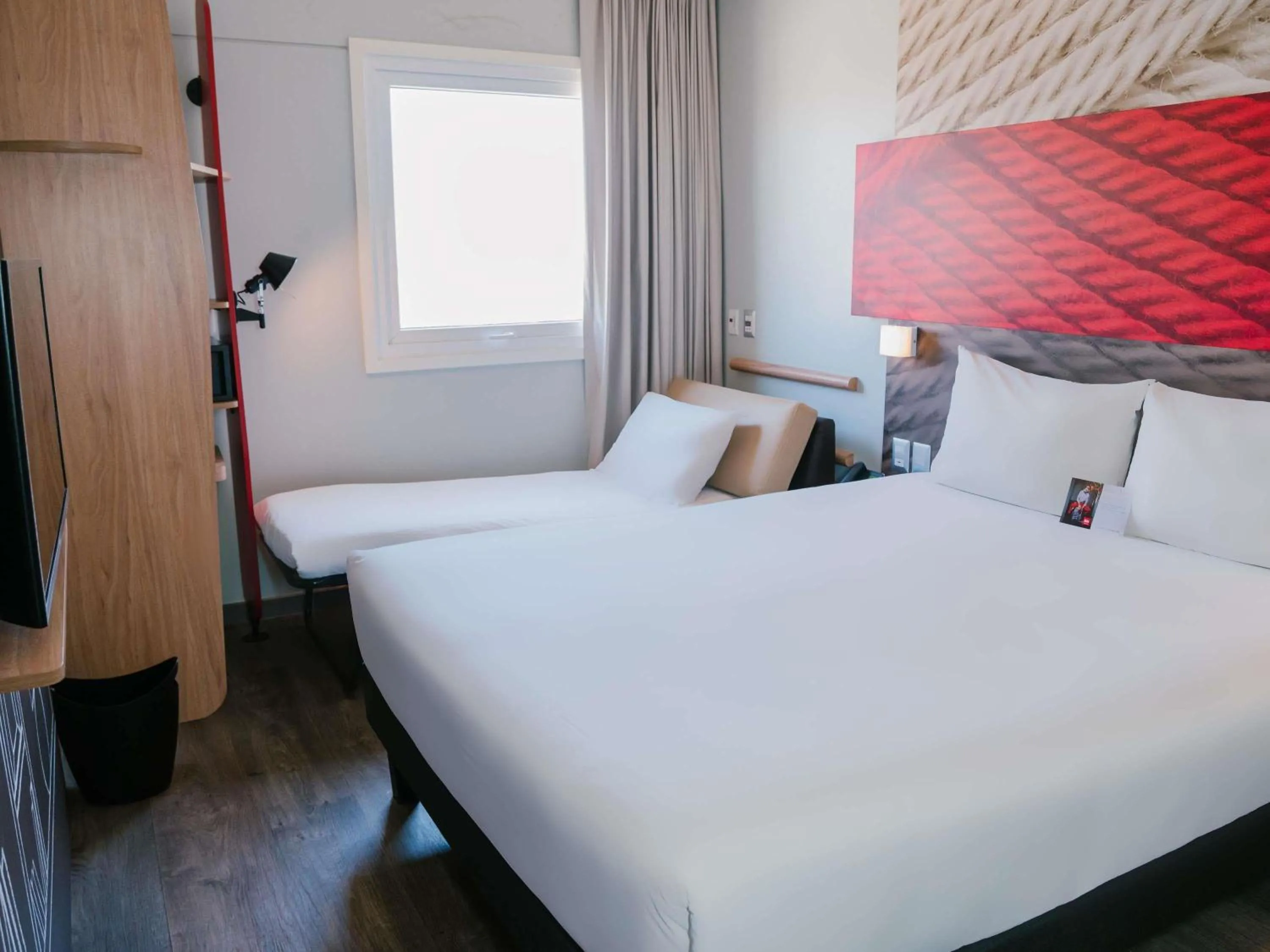 Bedroom, Bed in ibis Trujillo