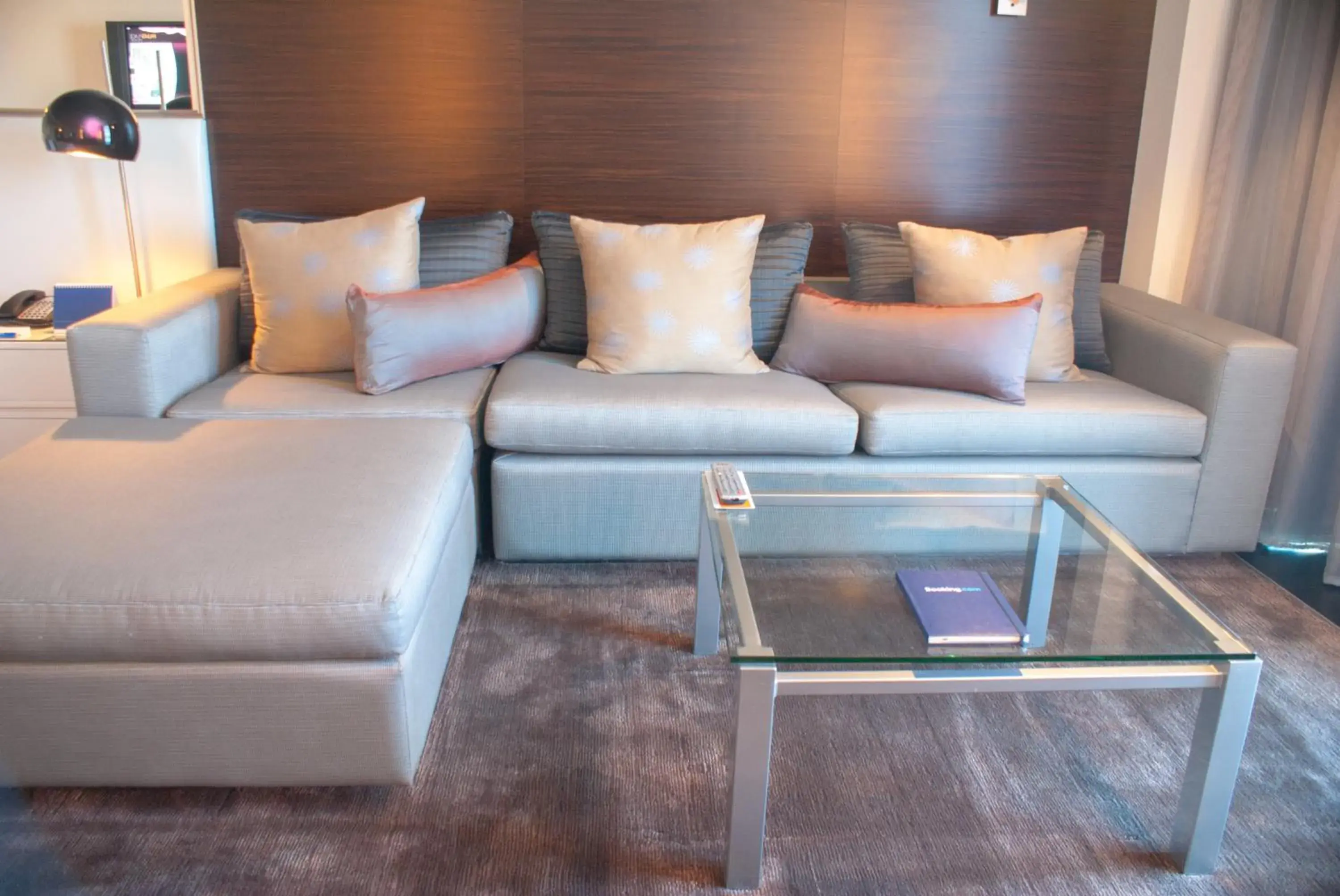 Living room in Palms Place Hotel and Spa Living room in Palms Place Hotel and Spa