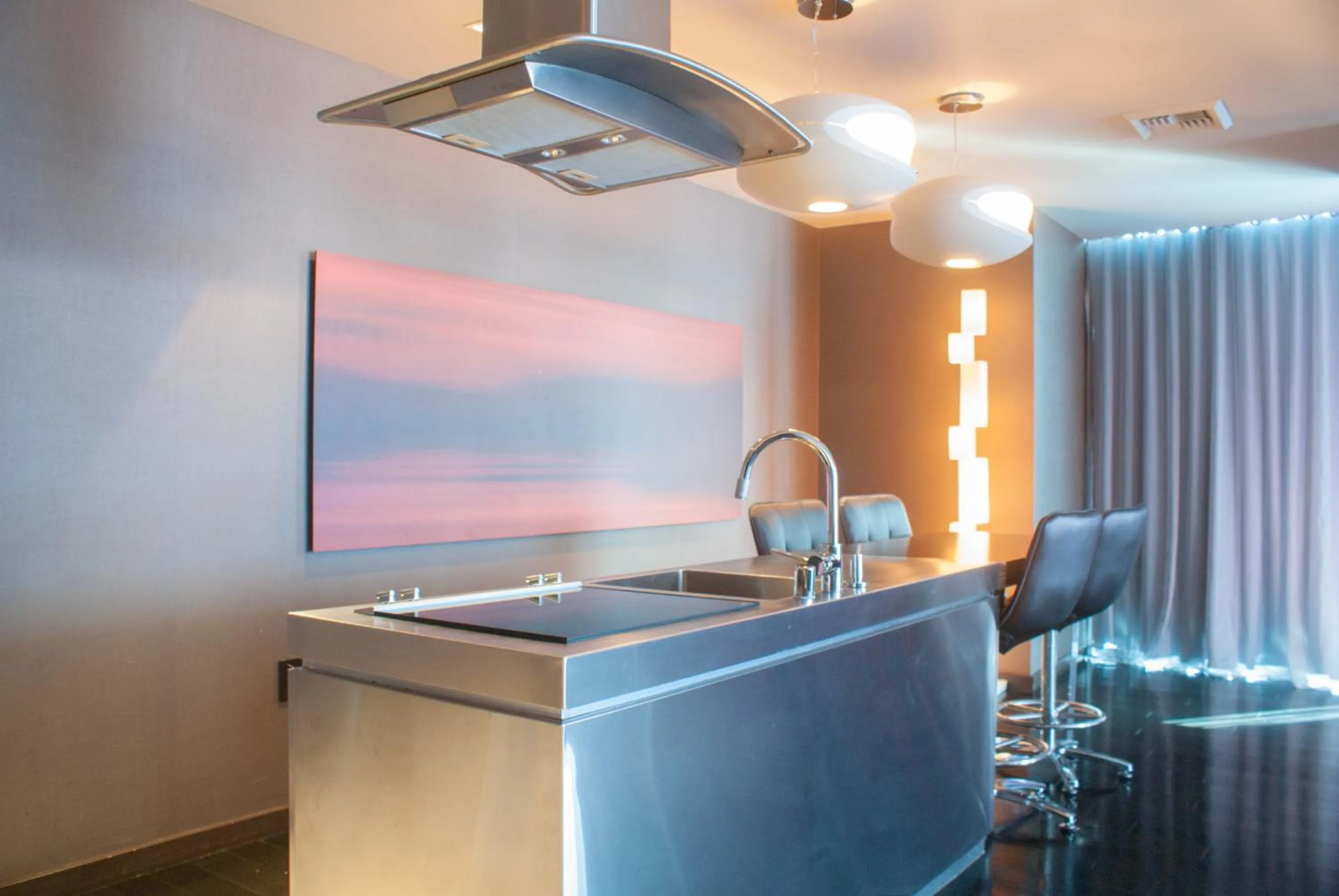 Dining area in Palms Place Hotel and Spa