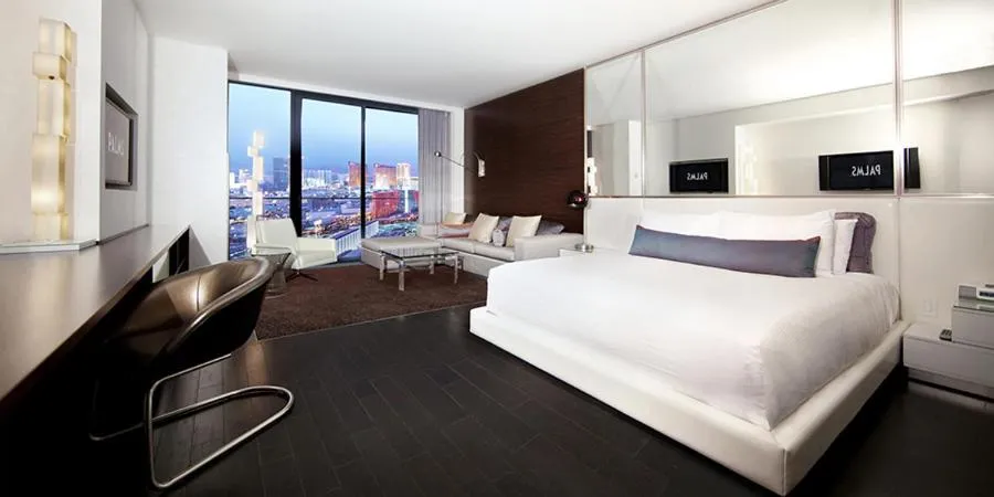 Bed in Palms Place Hotel and Spa