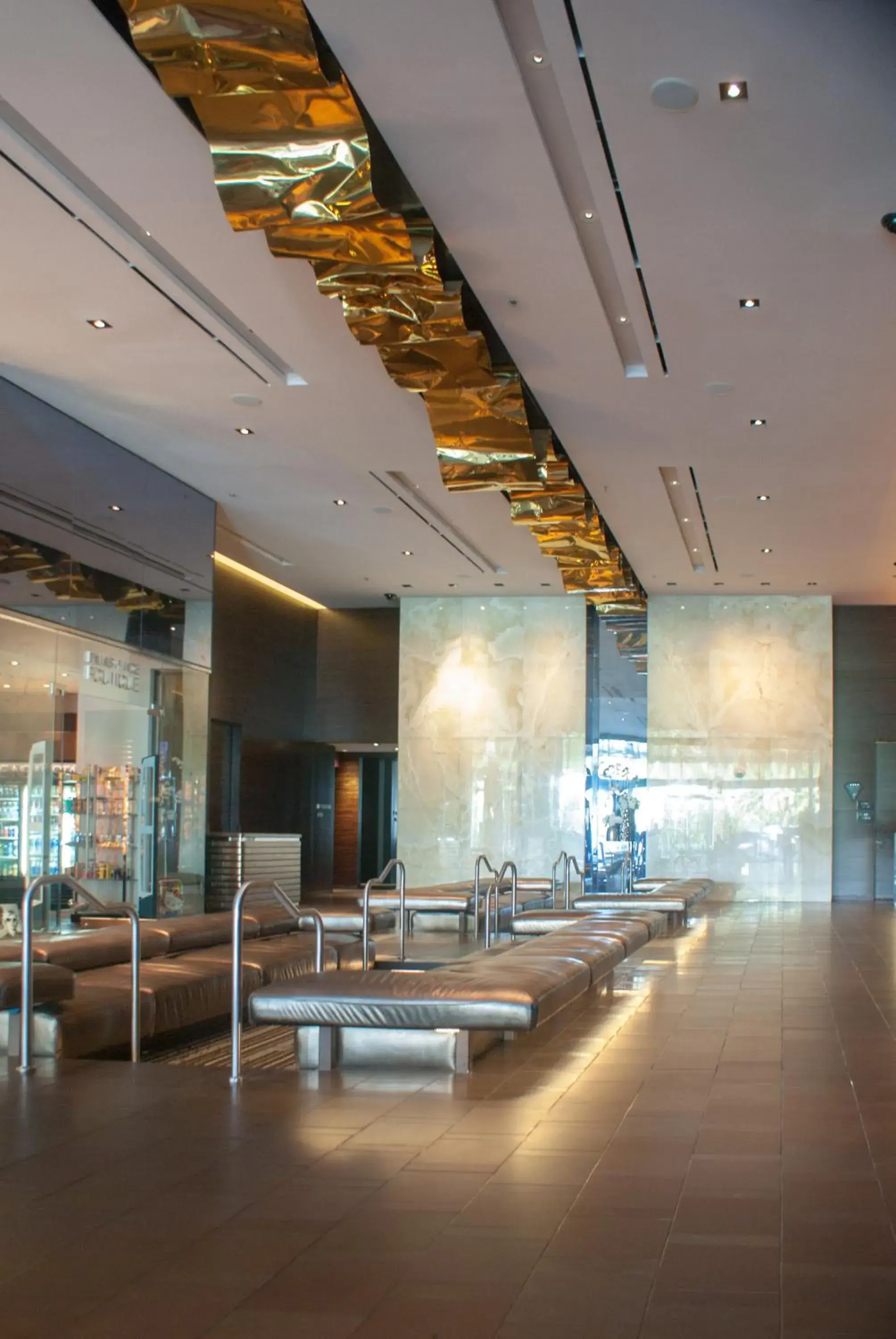 Lounge or bar in Palms Place Hotel and Spa Lounge or bar in Palms Place Hotel and Spa