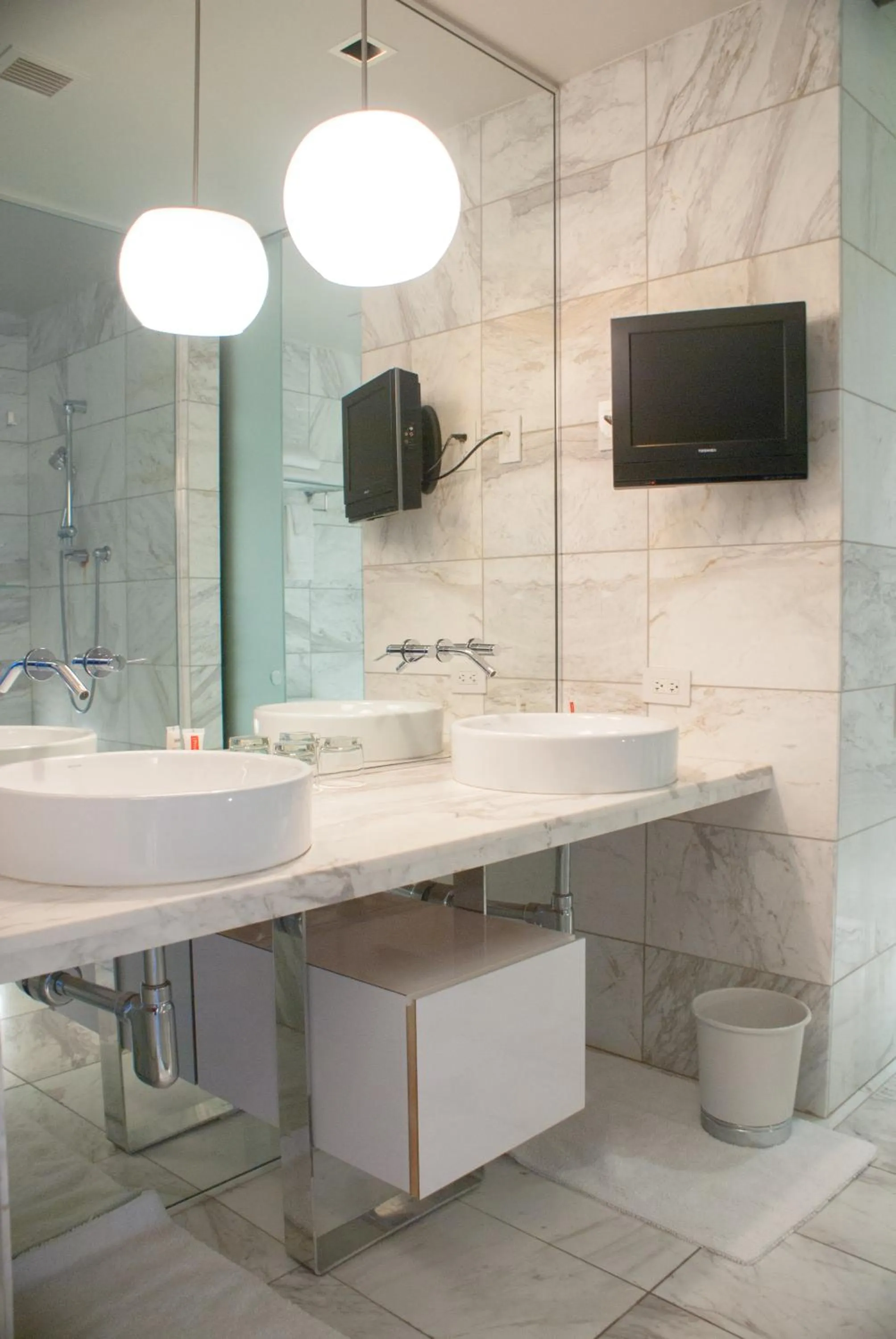 Bathroom in Palms Place Hotel and Spa