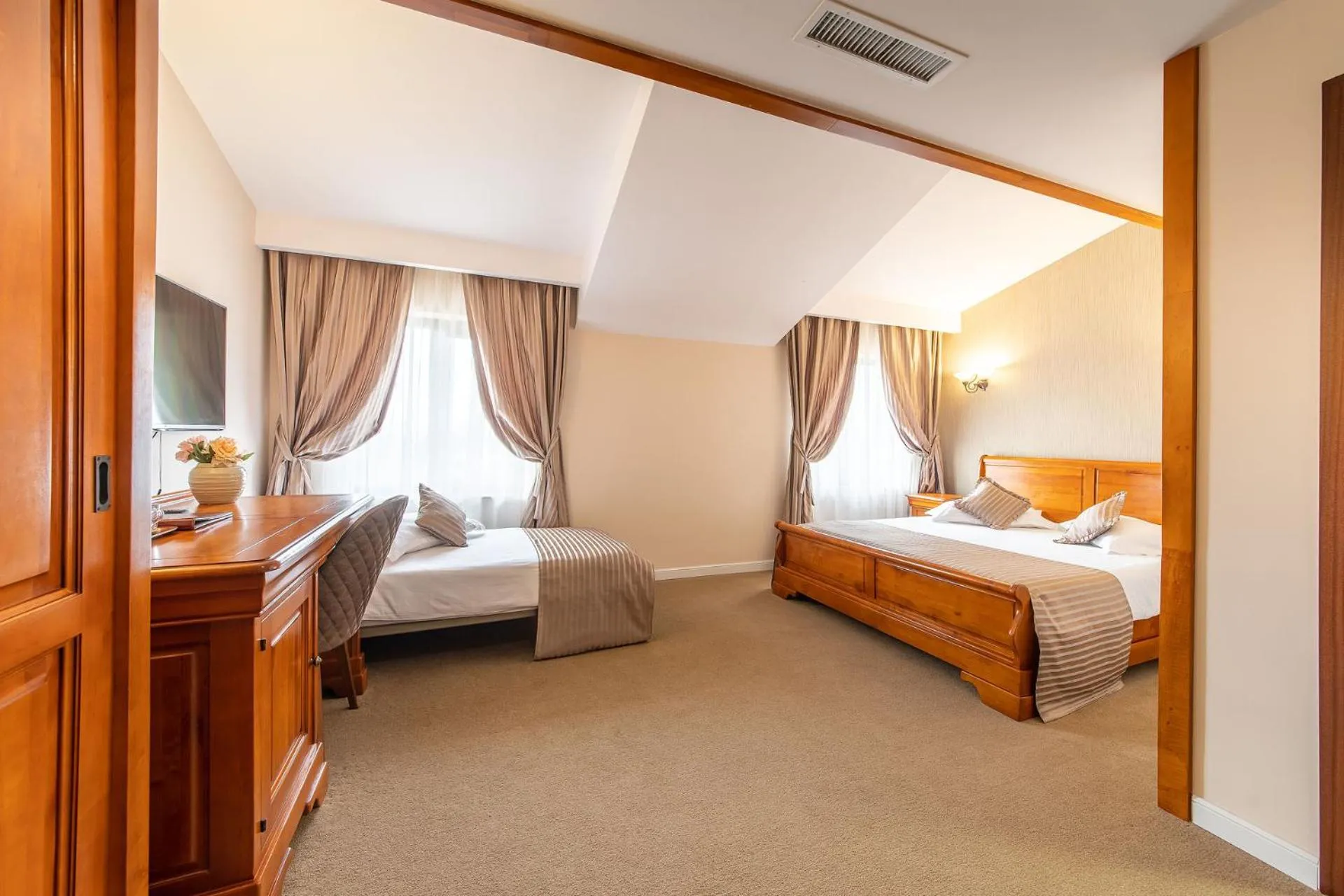 Bed in RED CONFORT HOTEL Boutique